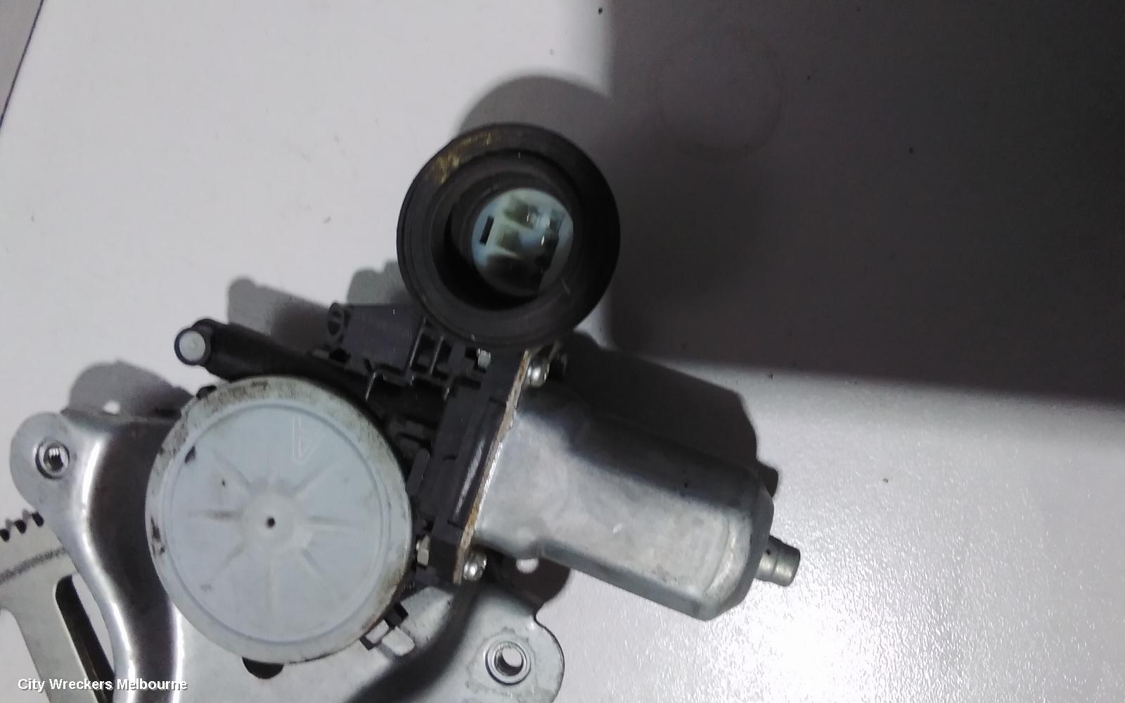 TOYOTA HIACE LEFT FRONT WINDOW REG/MOTOR, DOOR REG AND MOTOR ASSY, TRH/KDH, 03/2005 - 04/2019