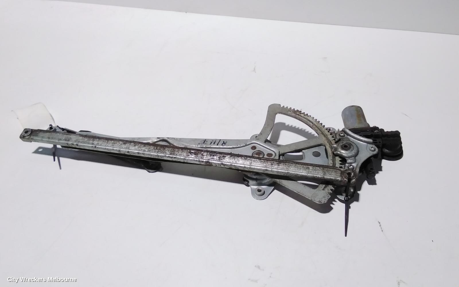 LEXUS RX330 RIGHT FRONT WINDOW REG/MOTOR, 04/2003 - 11/2005