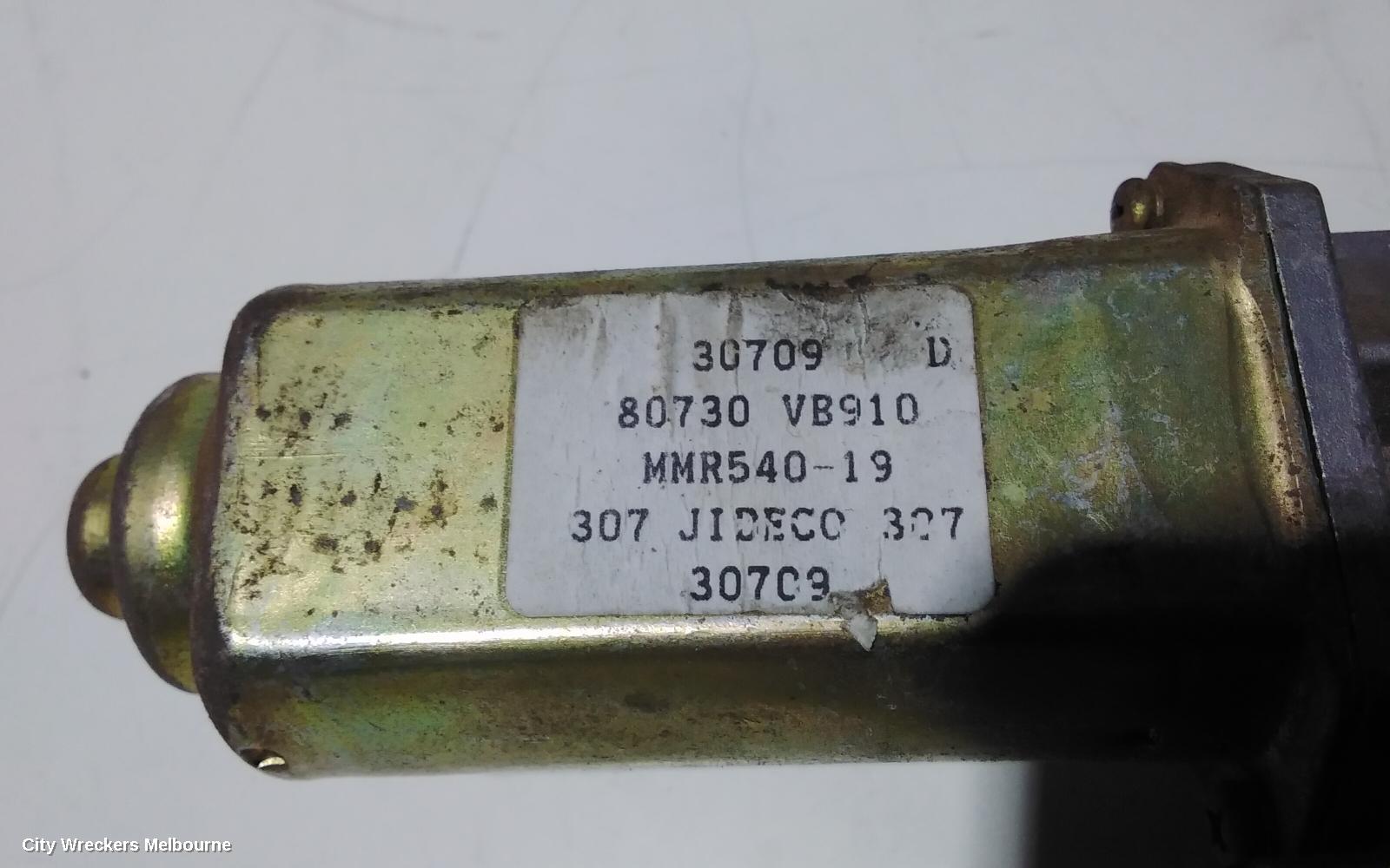 NISSAN PATROL RIGHT FRONT WINDOW REG/MOTOR, Y61/GU, POWER, SCISSOR TYPE, 05/1999 - 04/2017