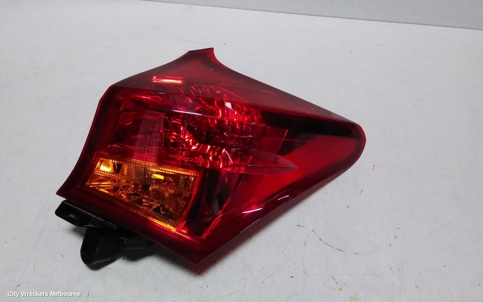 TOYOTA COROLLA RIGHT TAILLIGHT, ZRE182R/ZWE186R, HATCH, 10/2012 - 03/2015