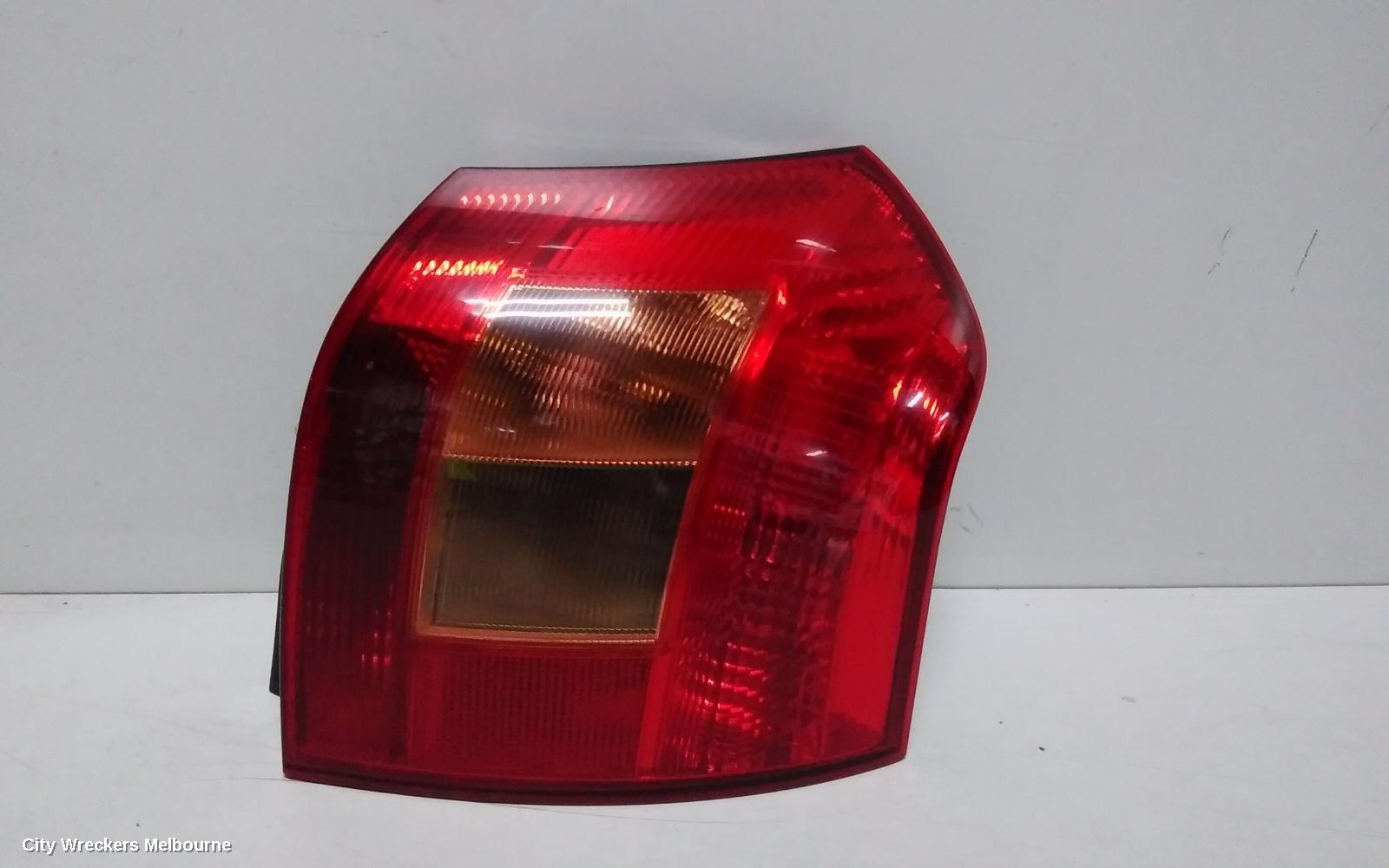 TOYOTA COROLLA RIGHT TAILLIGHT, ZZE122 (SOUTH AFRICA-VIN AHT), HATCH, 04/2003 - 08/2004