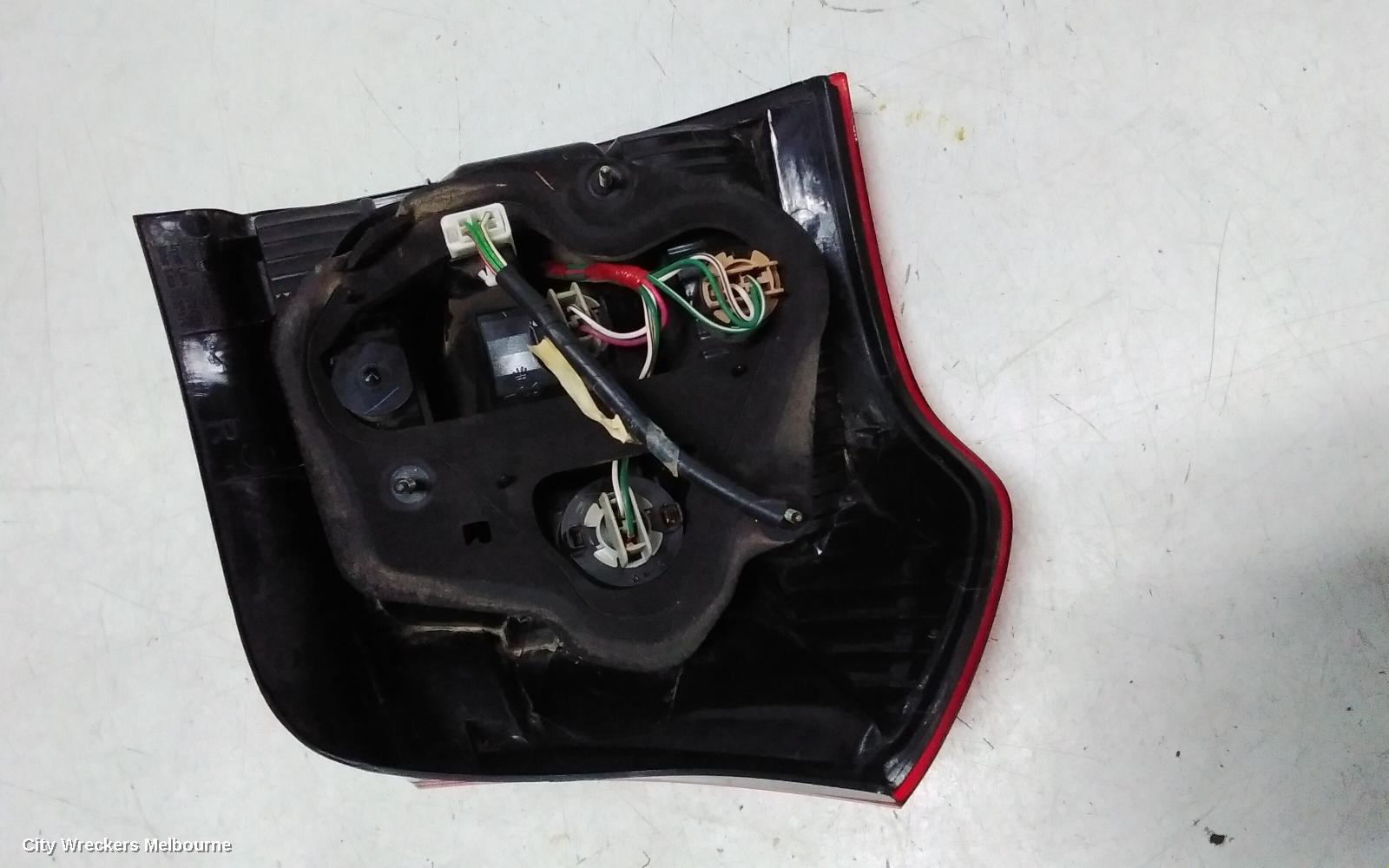 TOYOTA COROLLA RIGHT TAILLIGHT, ZZE122 (SOUTH AFRICA-VIN AHT), HATCH, 04/2003 - 08/2004