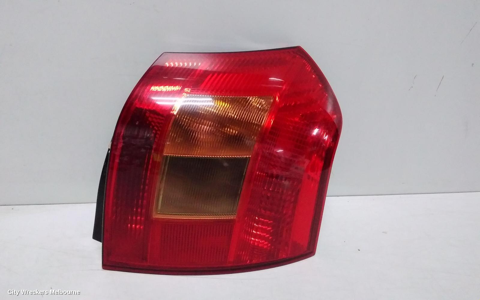 TOYOTA COROLLA RIGHT TAILLIGHT, ZZE122 (SOUTH AFRICA-VIN AHT), HATCH, 04/2003 - 08/2004