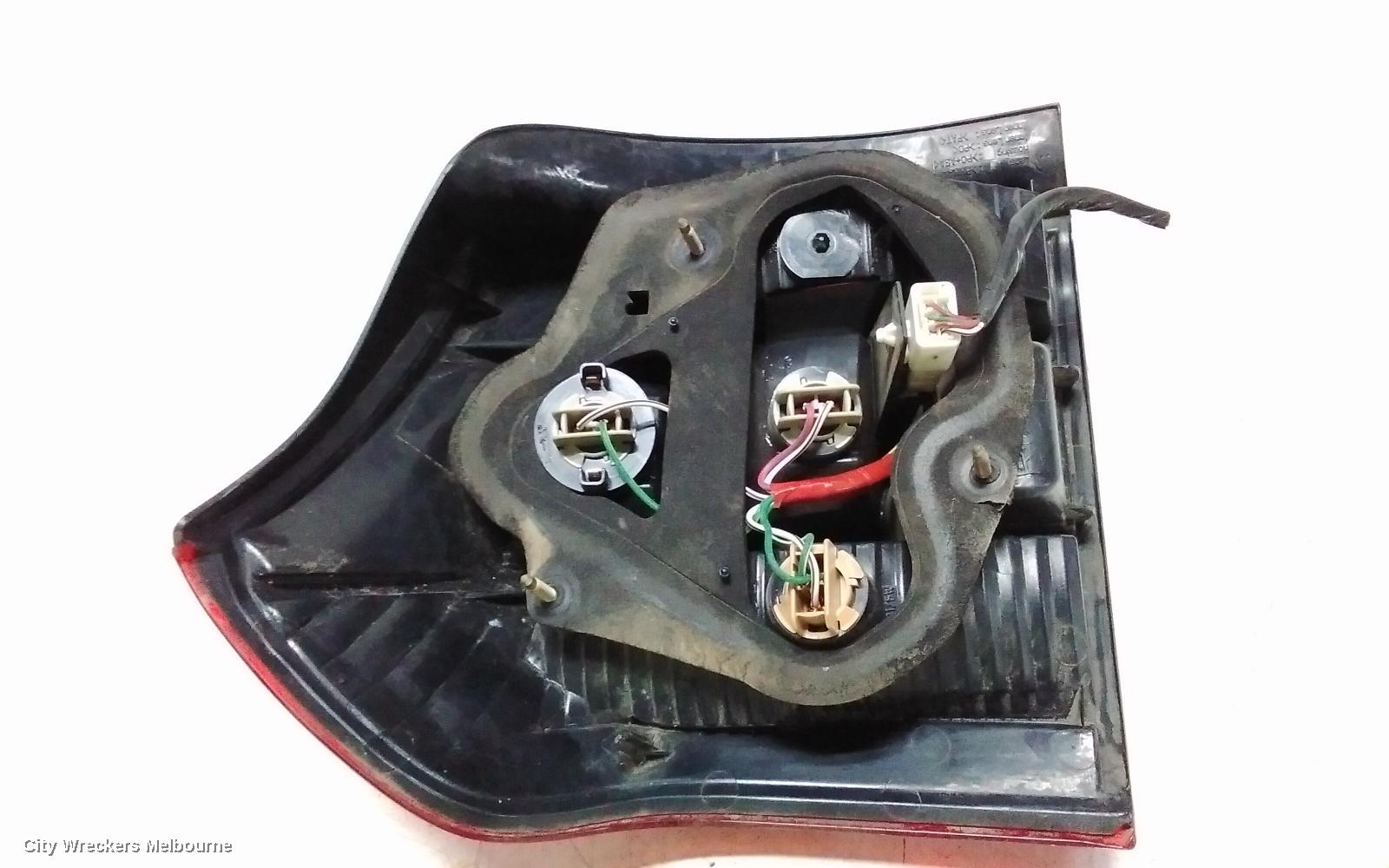 TOYOTA COROLLA RIGHT TAILLIGHT, ZZE122 (JAPAN-VIN JTD), HATCH, LENS# 13-87, 04/2004 - 06/2007