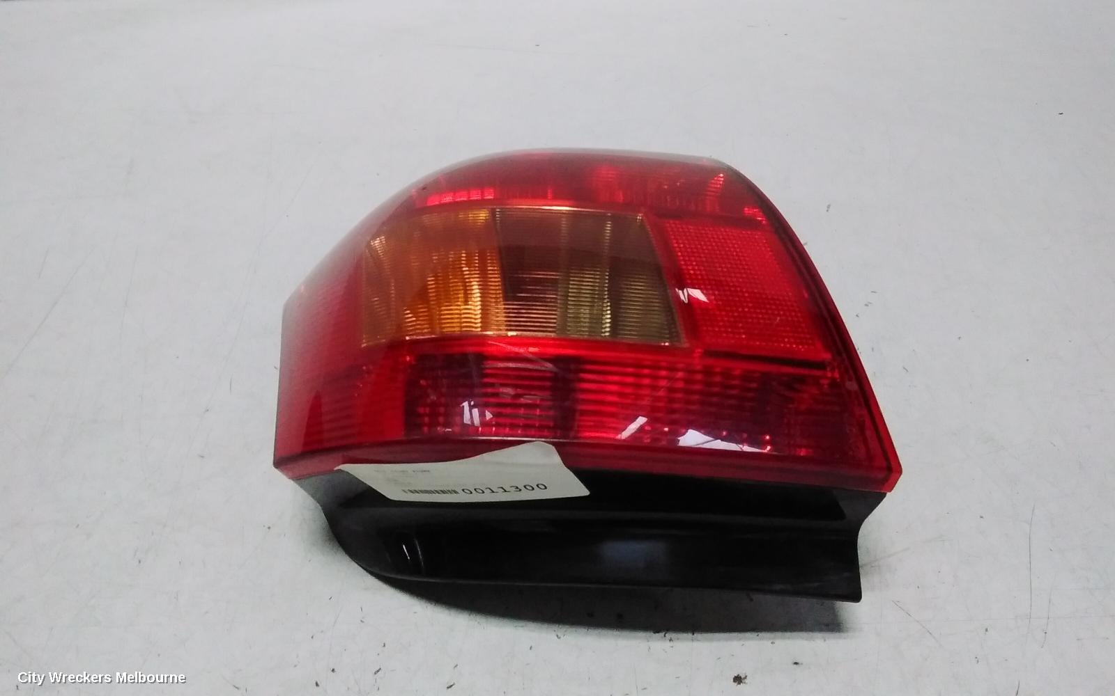 TOYOTA COROLLA RIGHT TAILLIGHT, ZZE122 (JAPAN-VIN JTD), HATCH, LENS# 13-87, 04/2004 - 06/2007