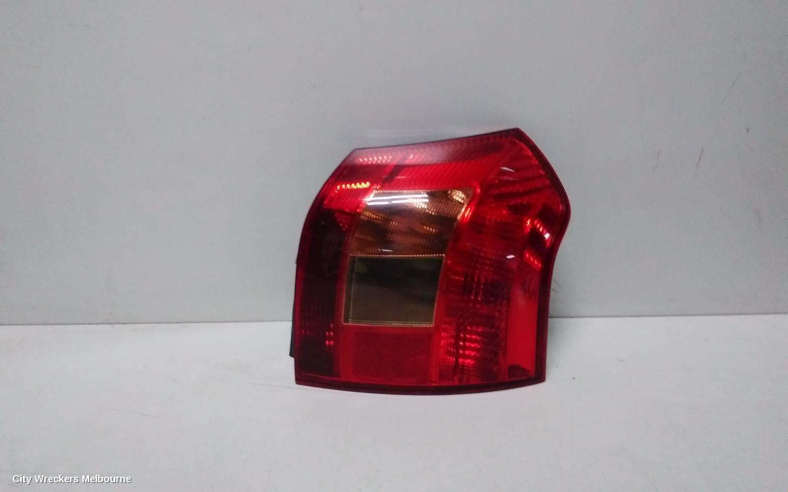 TOYOTA COROLLA RIGHT TAILLIGHT, ZZE122 (JAPAN-VIN JTD), HATCH, LENS# 13-87, 04/2004 - 06/2007