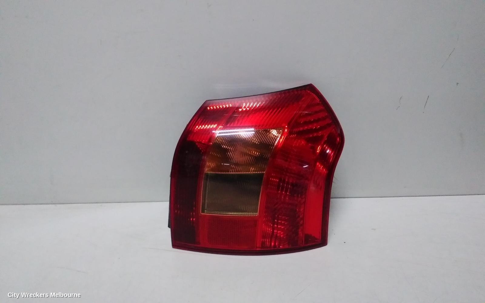 TOYOTA COROLLA RIGHT TAILLIGHT, ZZE122 (JAPAN-VIN JTD), HATCH, LENS# 13-87, 04/2004 - 06/2007