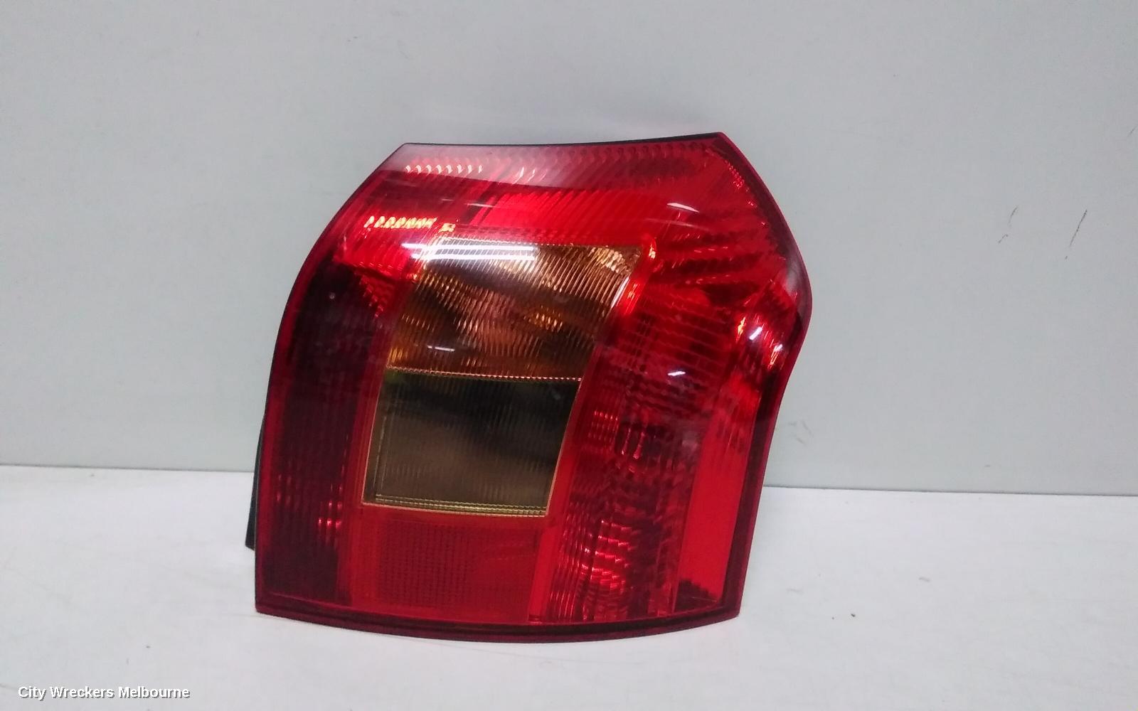 TOYOTA COROLLA RIGHT TAILLIGHT, ZZE122 (SOUTH AFRICA-VIN AHT), HATCH, 04/2003 - 08/2004