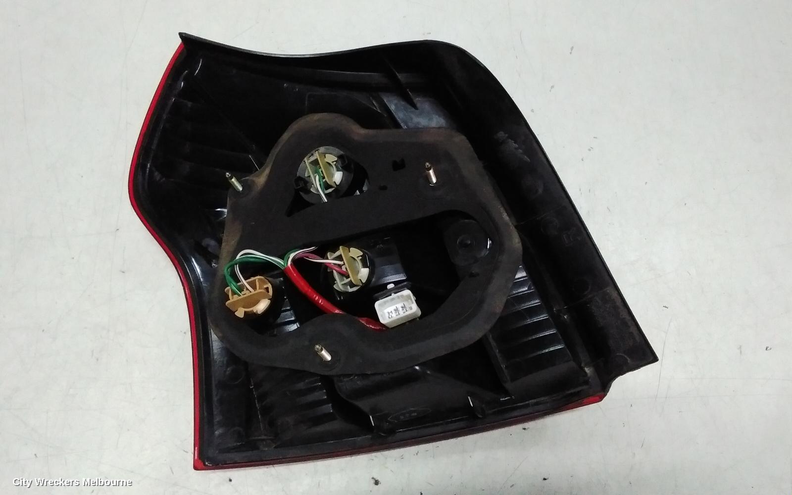 TOYOTA COROLLA RIGHT TAILLIGHT, ZZE122 (SOUTH AFRICA-VIN AHT), HATCH, 04/2003 - 08/2004