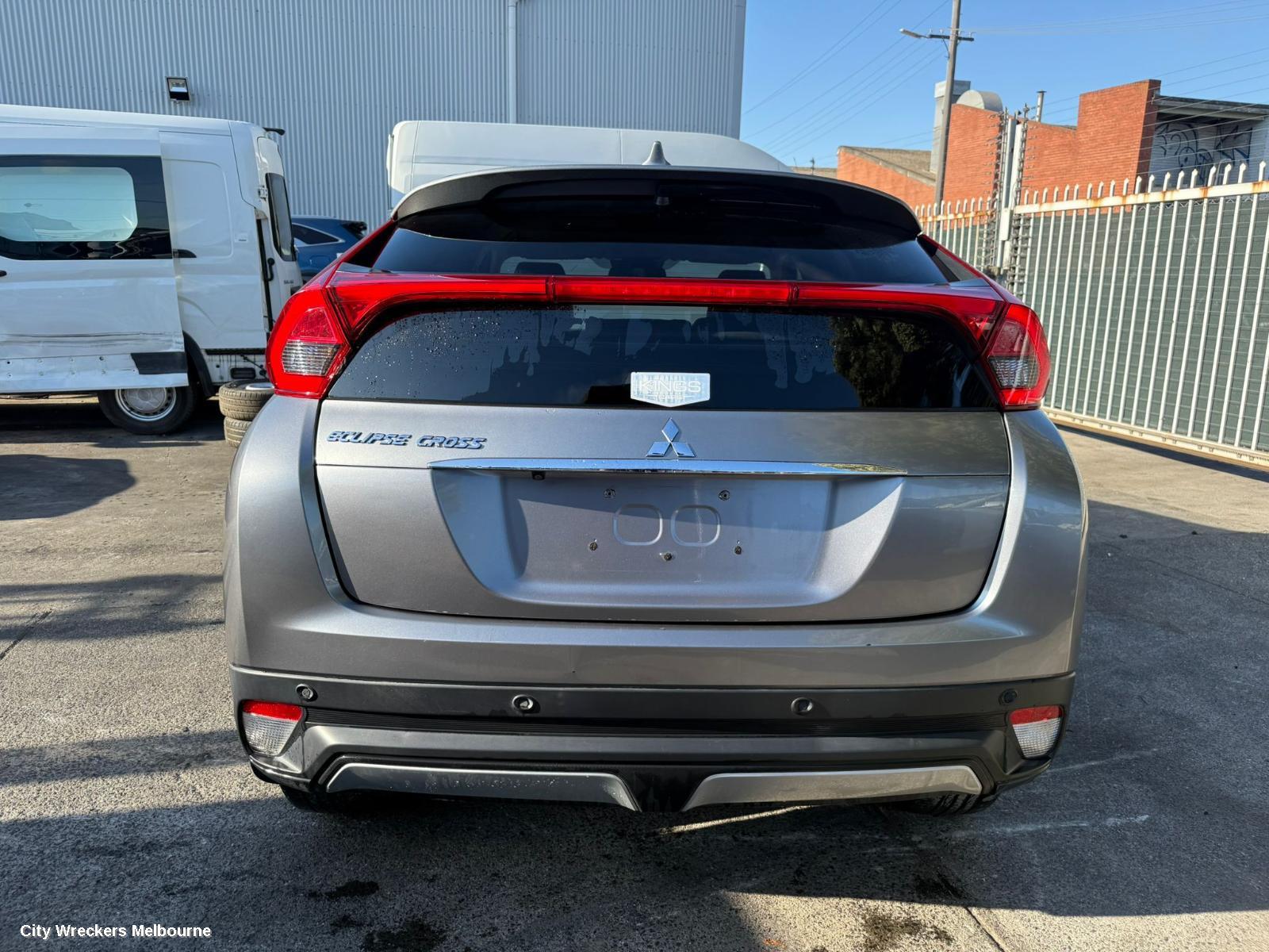 MITSUBISHI ECLIPSE CROSS COURTESY LIGHT, GEN 1, FRONT, 11/2017 ONWARDS
