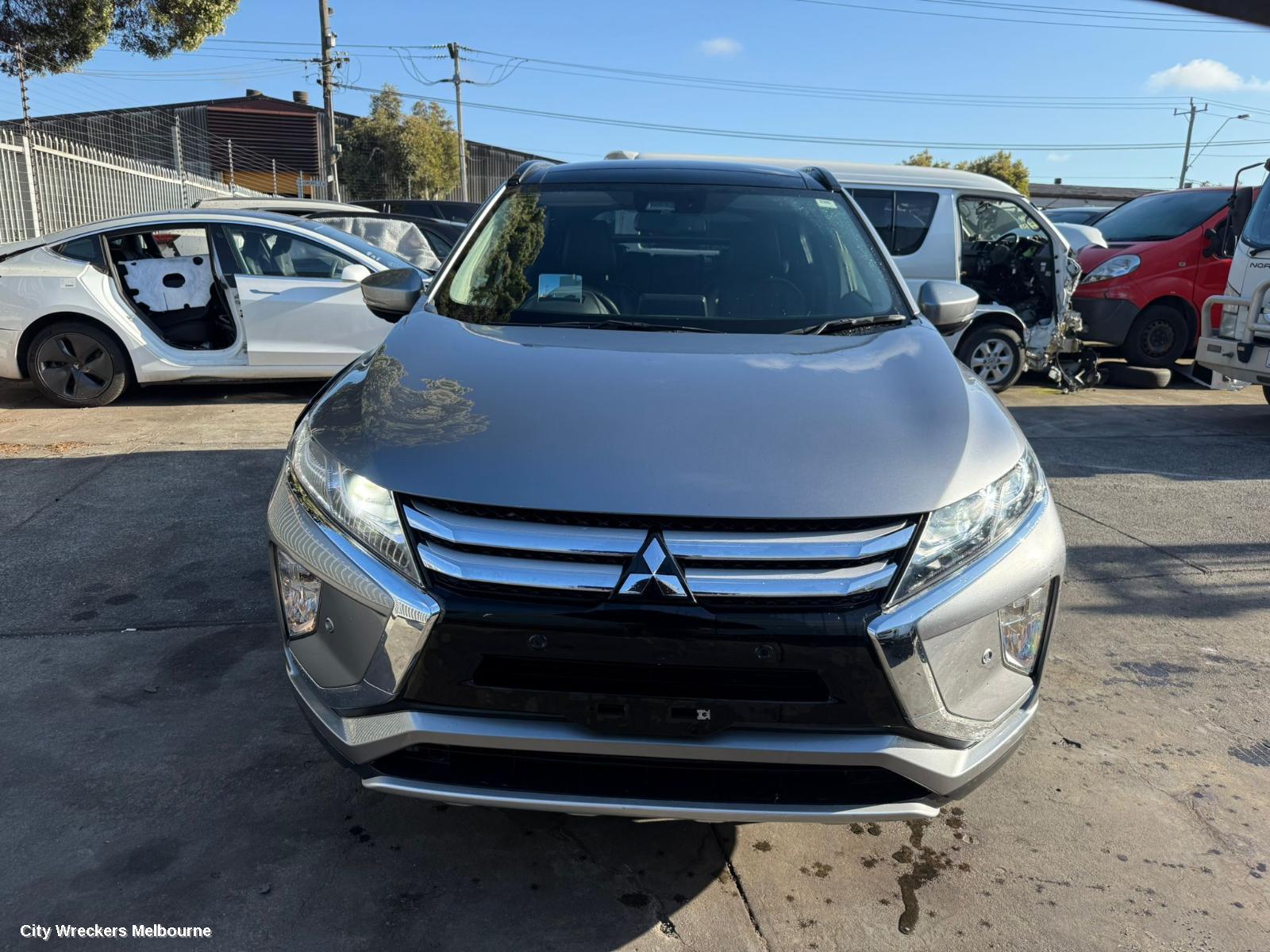 MITSUBISHI ECLIPSE CROSS COURTESY LIGHT, GEN 1, FRONT, 11/2017 ONWARDS
