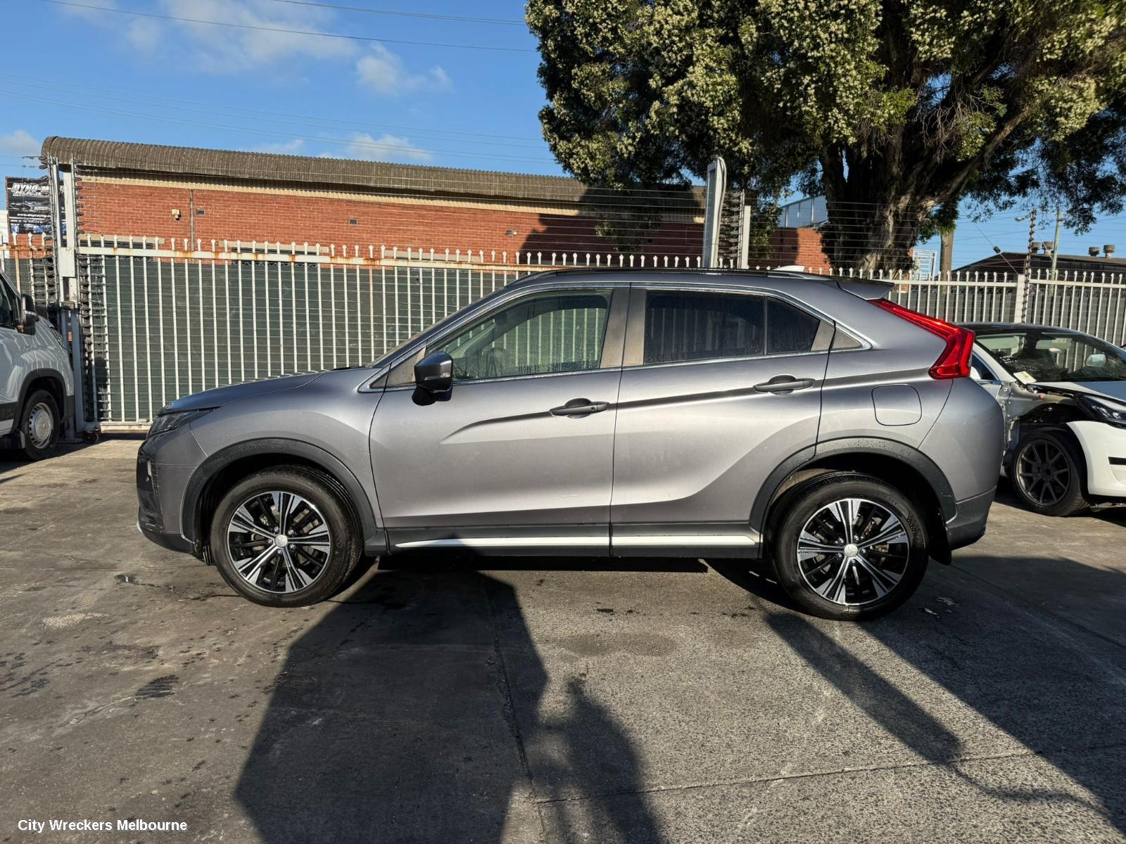 MITSUBISHI ECLIPSE CROSS COURTESY LIGHT, GEN 1, FRONT, 11/2017 ONWARDS