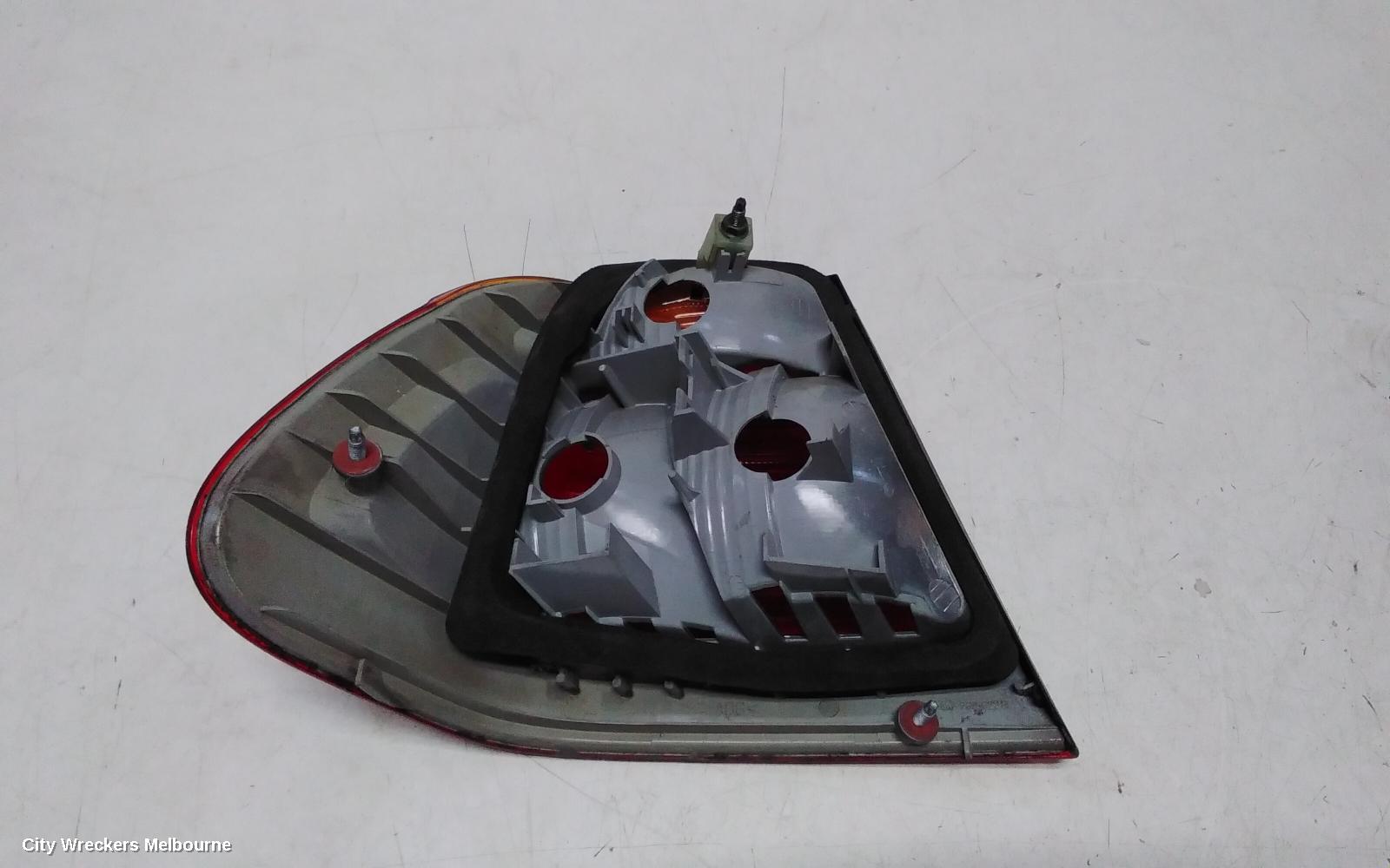BMW 3 SERIES RIGHT TAILLIGHT, E46, SEDAN, AMBER FLASHER TYPE, 09/1998 - 09/2001