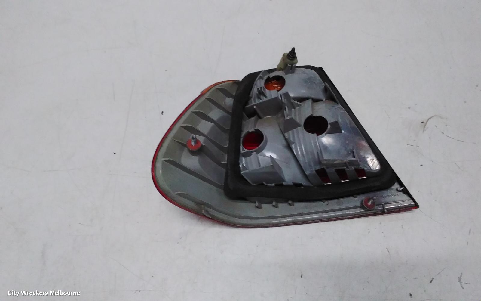 BMW 3 SERIES RIGHT TAILLIGHT, E46, SEDAN, AMBER FLASHER TYPE, 09/1998 - 09/2001