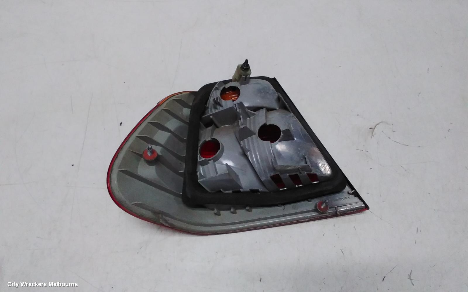 BMW 3 SERIES RIGHT TAILLIGHT, E46, SEDAN, AMBER FLASHER TYPE, 09/1998 - 09/2001