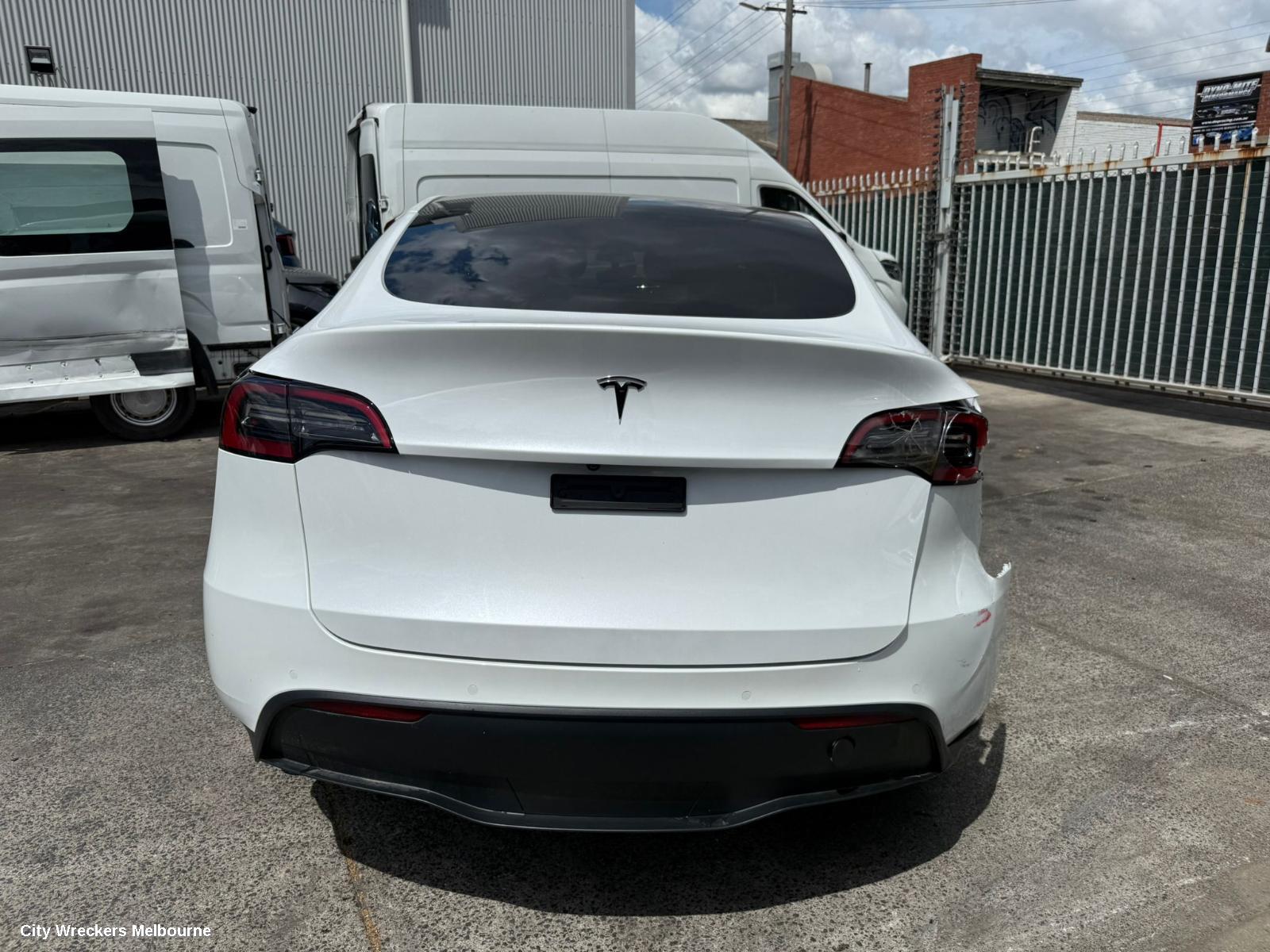 TESLA MODEL Y REVERSE CAMERA, 1ST GEN, REVERSE CAMERA (TAILGATE HANDLE MOUNTED), 03/2022 ONWARDS