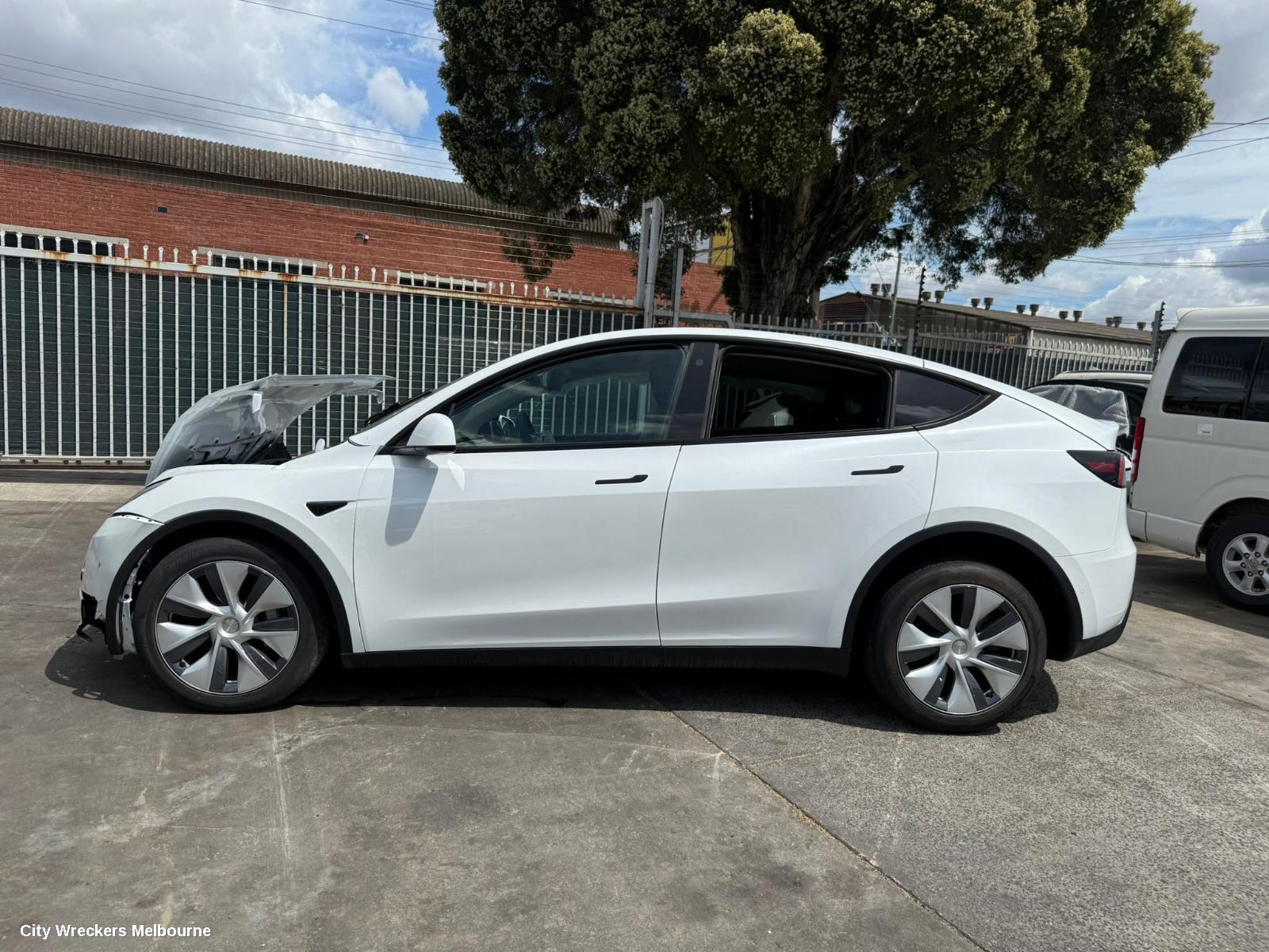TESLA MODEL Y REVERSE CAMERA, 1ST GEN, REVERSE CAMERA (TAILGATE HANDLE MOUNTED), 03/2022 ONWARDS