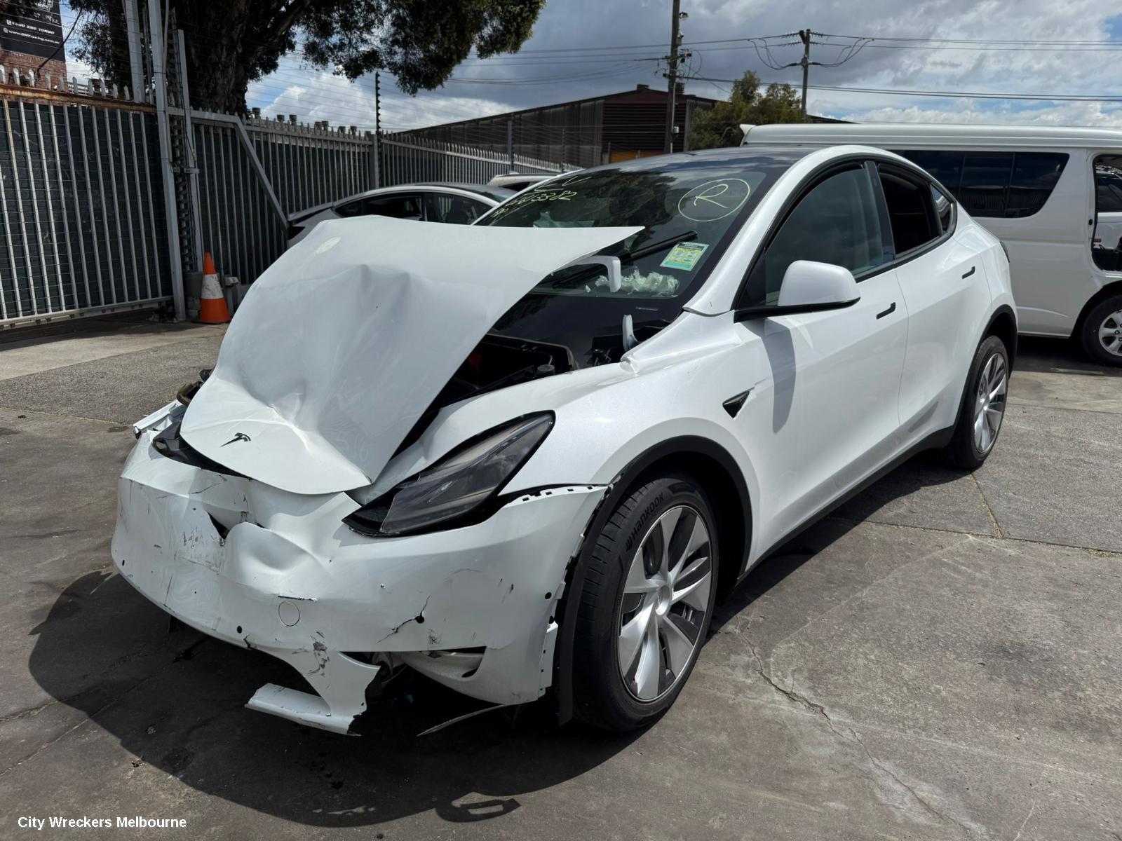 TESLA MODEL Y REVERSE CAMERA, 1ST GEN, REVERSE CAMERA (TAILGATE HANDLE MOUNTED), 03/2022 ONWARDS