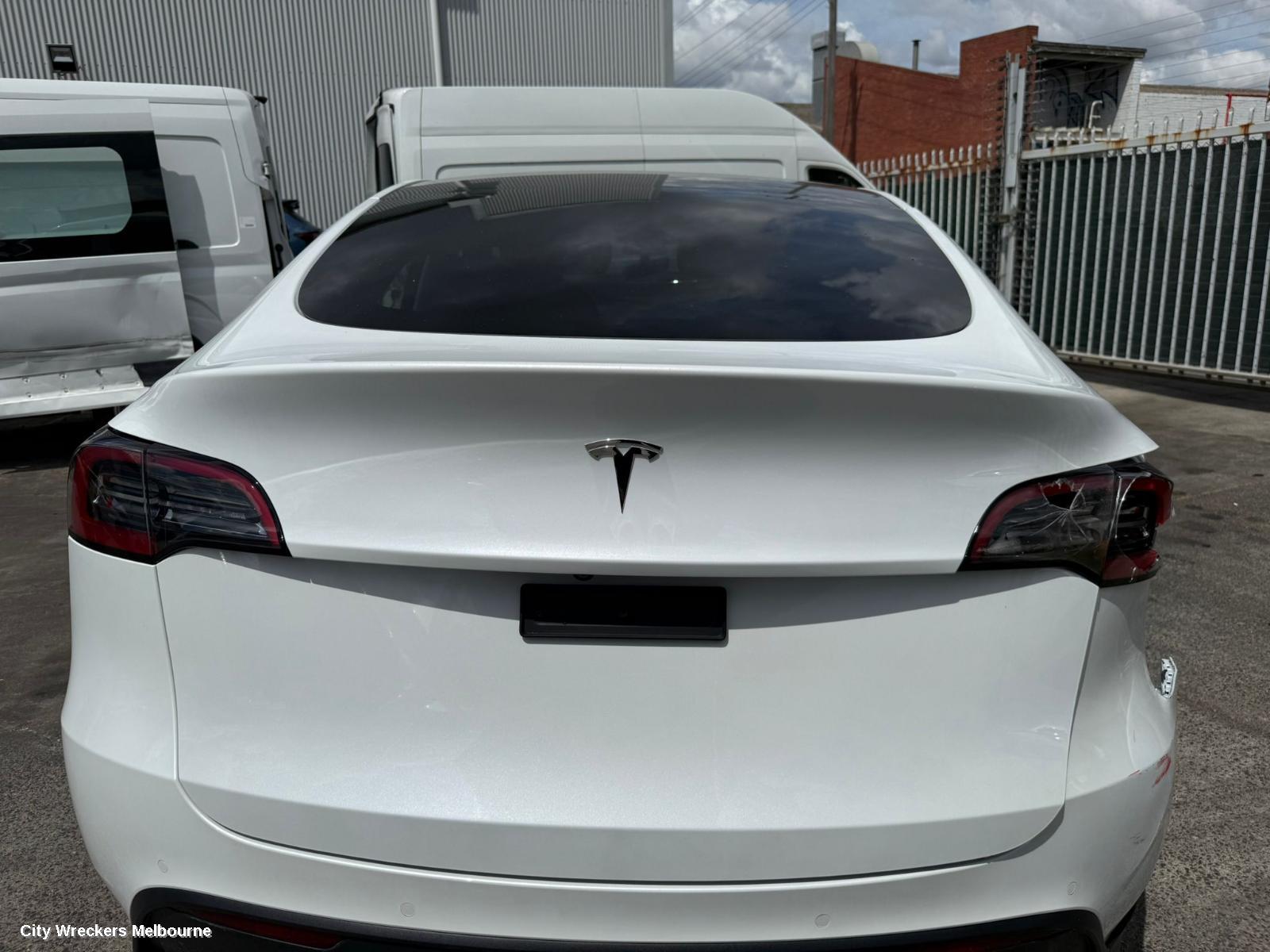 TESLA MODEL Y HEADREST, 1ST GEN, 03/2022 ONWARDS
