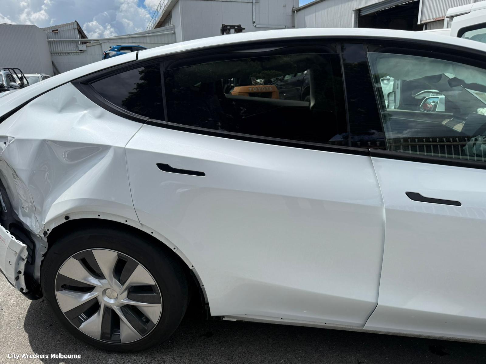 TESLA MODEL Y REVERSE CAMERA, 1ST GEN, REVERSE CAMERA (TAILGATE HANDLE MOUNTED), 03/2022 ONWARDS