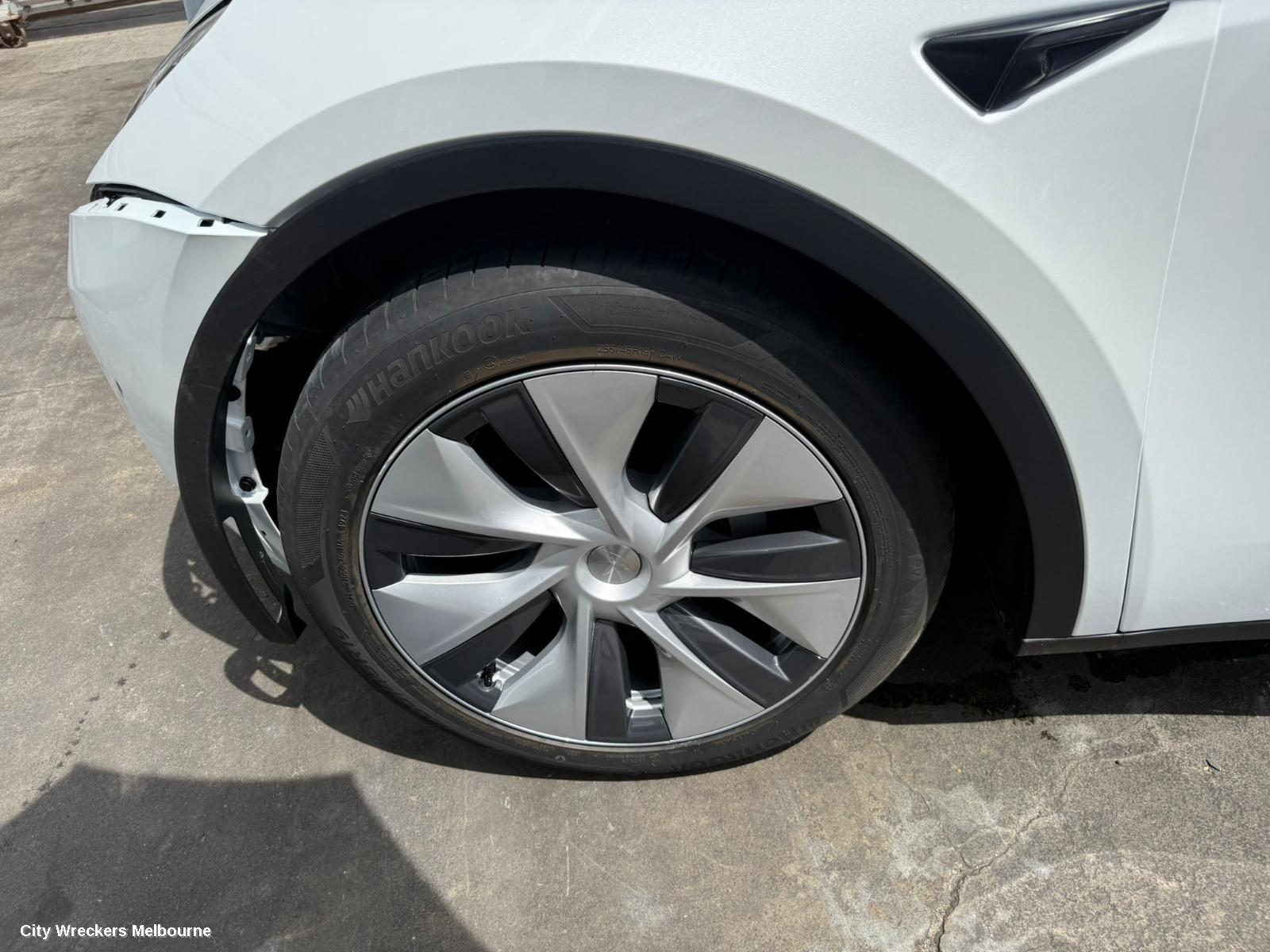 TESLA MODEL Y REVERSE CAMERA, 1ST GEN, REVERSE CAMERA (TAILGATE HANDLE MOUNTED), 03/2022 ONWARDS
