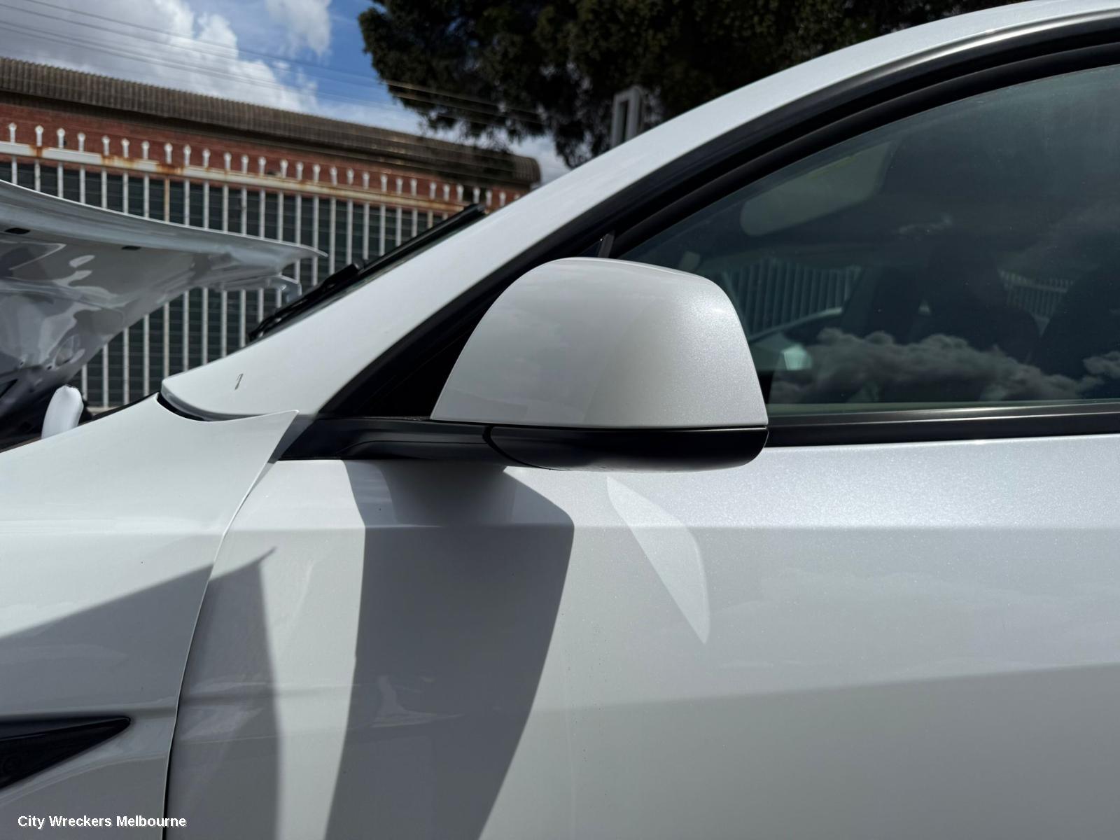 TESLA MODEL Y HEADREST, 1ST GEN, 03/2022 ONWARDS