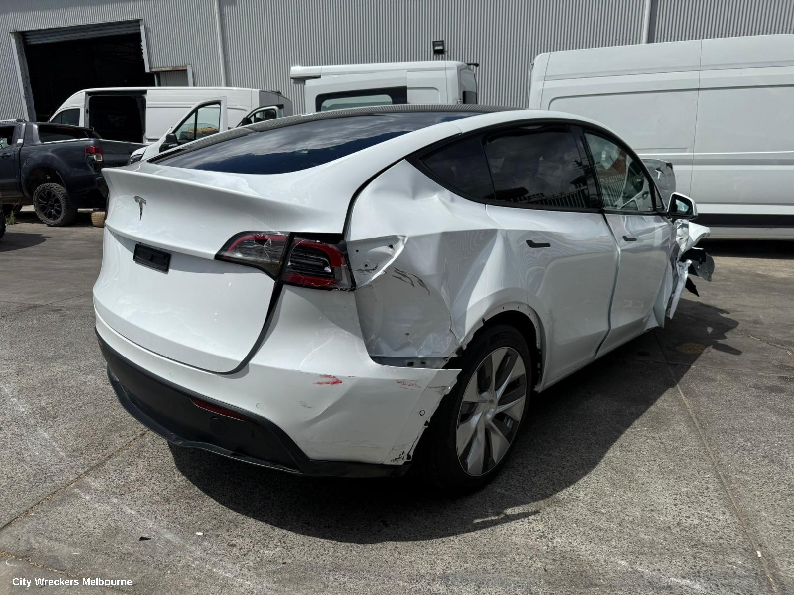 TESLA MODEL Y REVERSE CAMERA, 1ST GEN, REVERSE CAMERA (TAILGATE HANDLE MOUNTED), 03/2022 ONWARDS