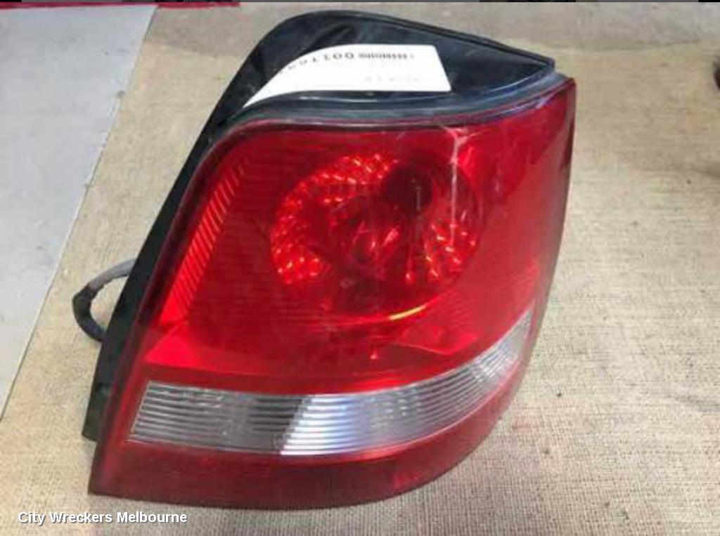 KIA SORENTO RIGHT TAILLIGHT, BL, IN BODY, 02/2003 - 10/2006