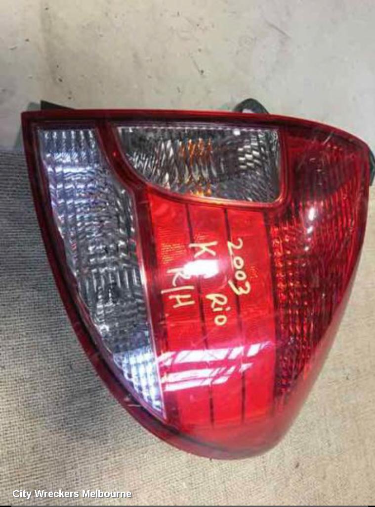 KIA RIO RIGHT TAILLIGHT, DC, HATCH, 09/2002 - 07/2005