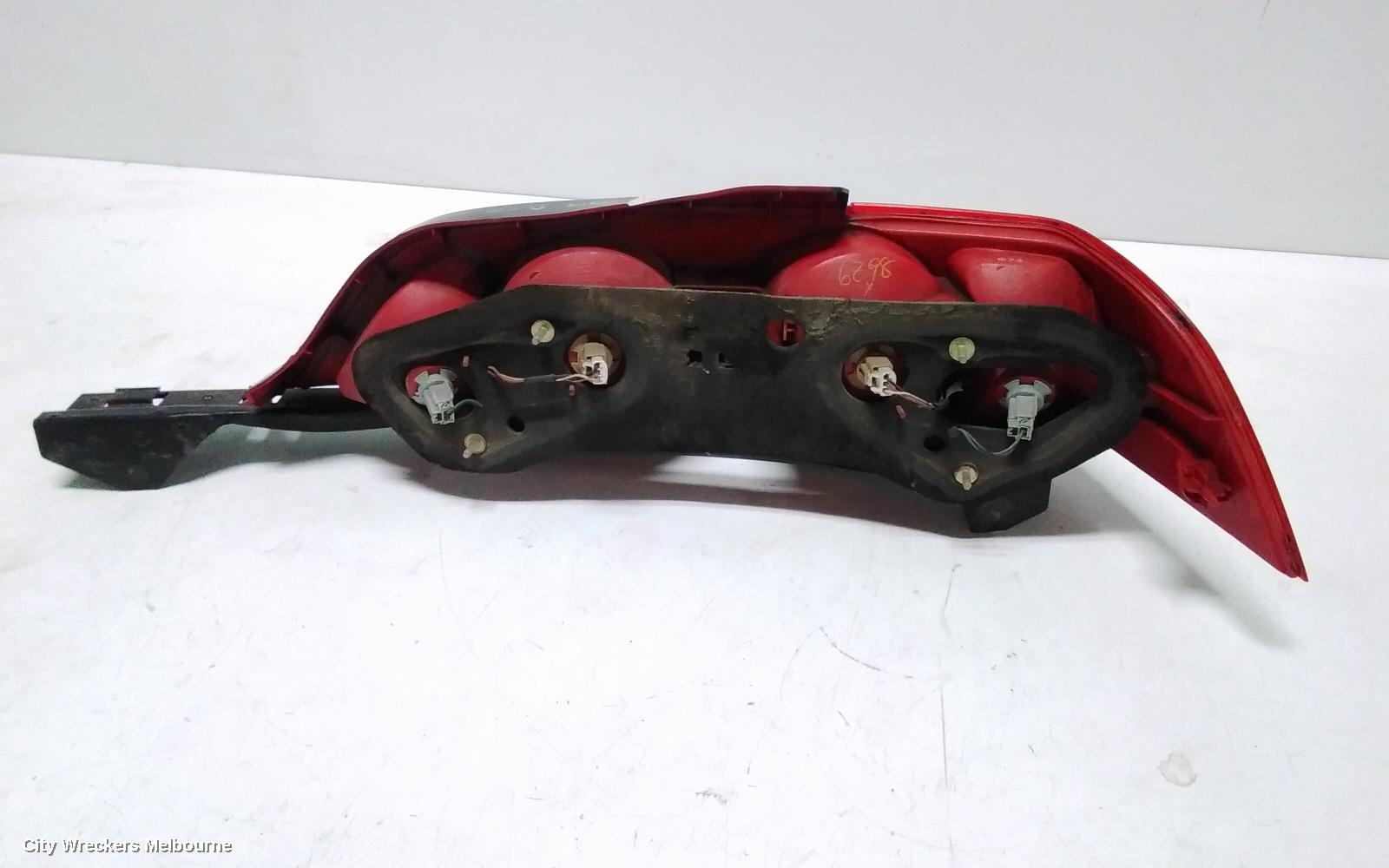HONDA INTEGRA LEFT TAILLIGHT, 09/2001 - 10/2004