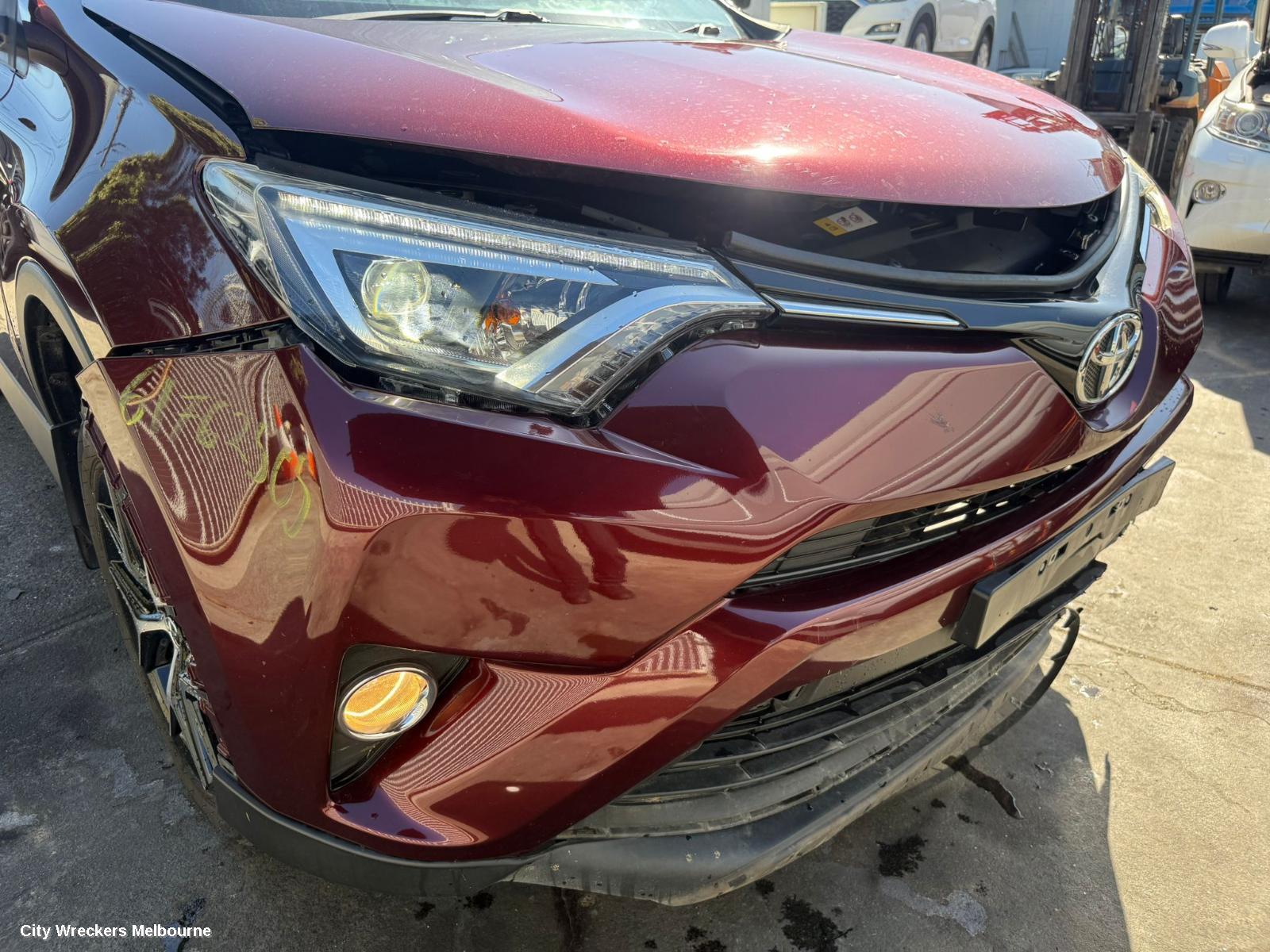 TOYOTA RAV4 RIGHT HEADLAMP, XA40, LED TYPE, 10/2015 - 12/2018