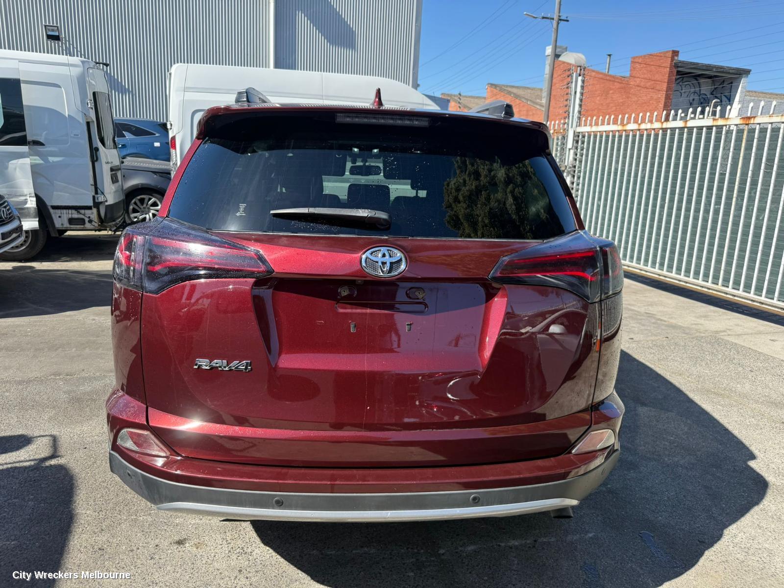 TOYOTA RAV4 RIGHT HEADLAMP, XA40, LED TYPE, 10/2015 - 12/2018