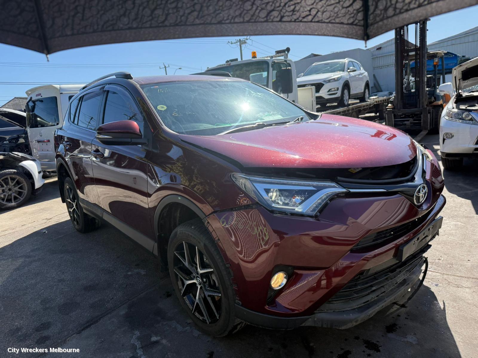 TOYOTA RAV4 RIGHT HEADLAMP, XA40, LED TYPE, 10/2015 - 12/2018
