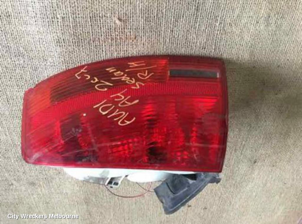 AUDI A4 RIGHT TAILLIGHT, B7 (A4/S4/RS4), SEDAN, 08/2004 - 06/2008