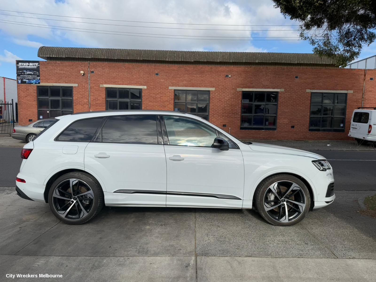 AUDI Q7 PARCEL SHELF CARGO BLIND, CARGO BLIND, 4M, 07/2015 ONWARDS