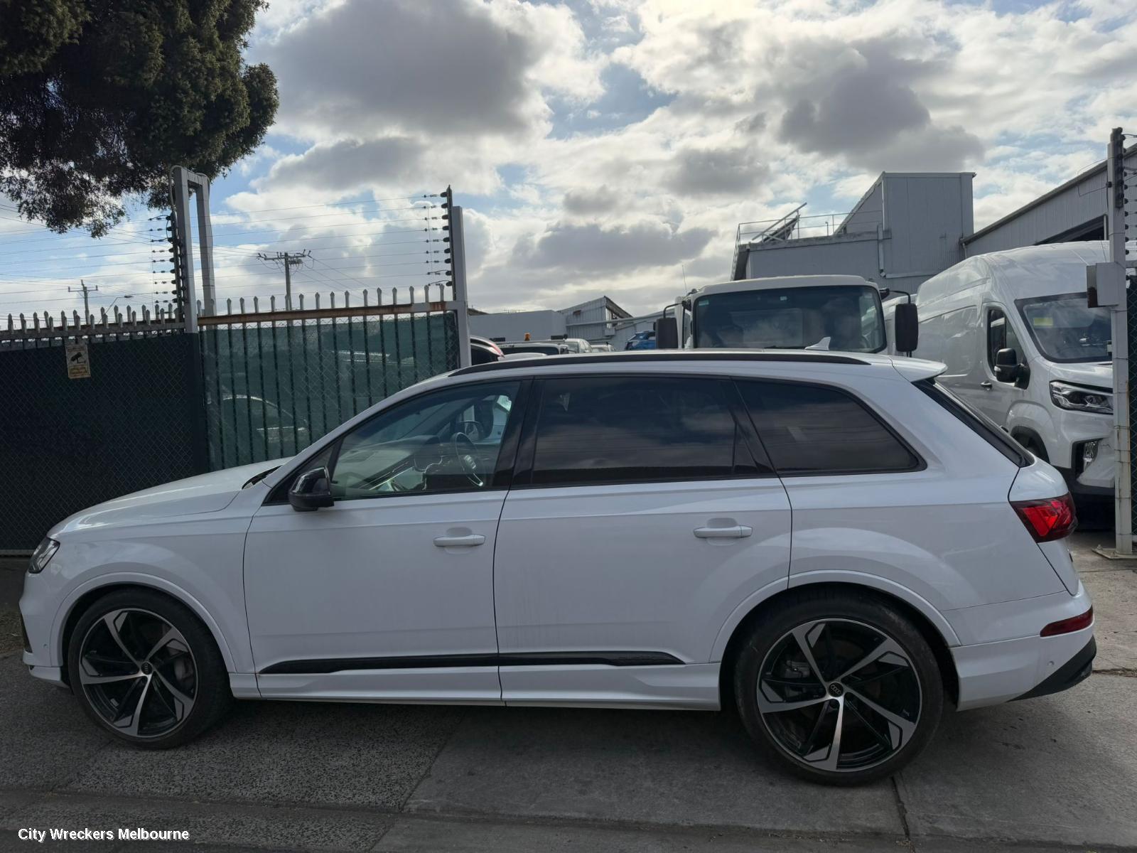 AUDI Q7 PARCEL SHELF CARGO BLIND, CARGO BLIND, 4M, 07/2015 ONWARDS