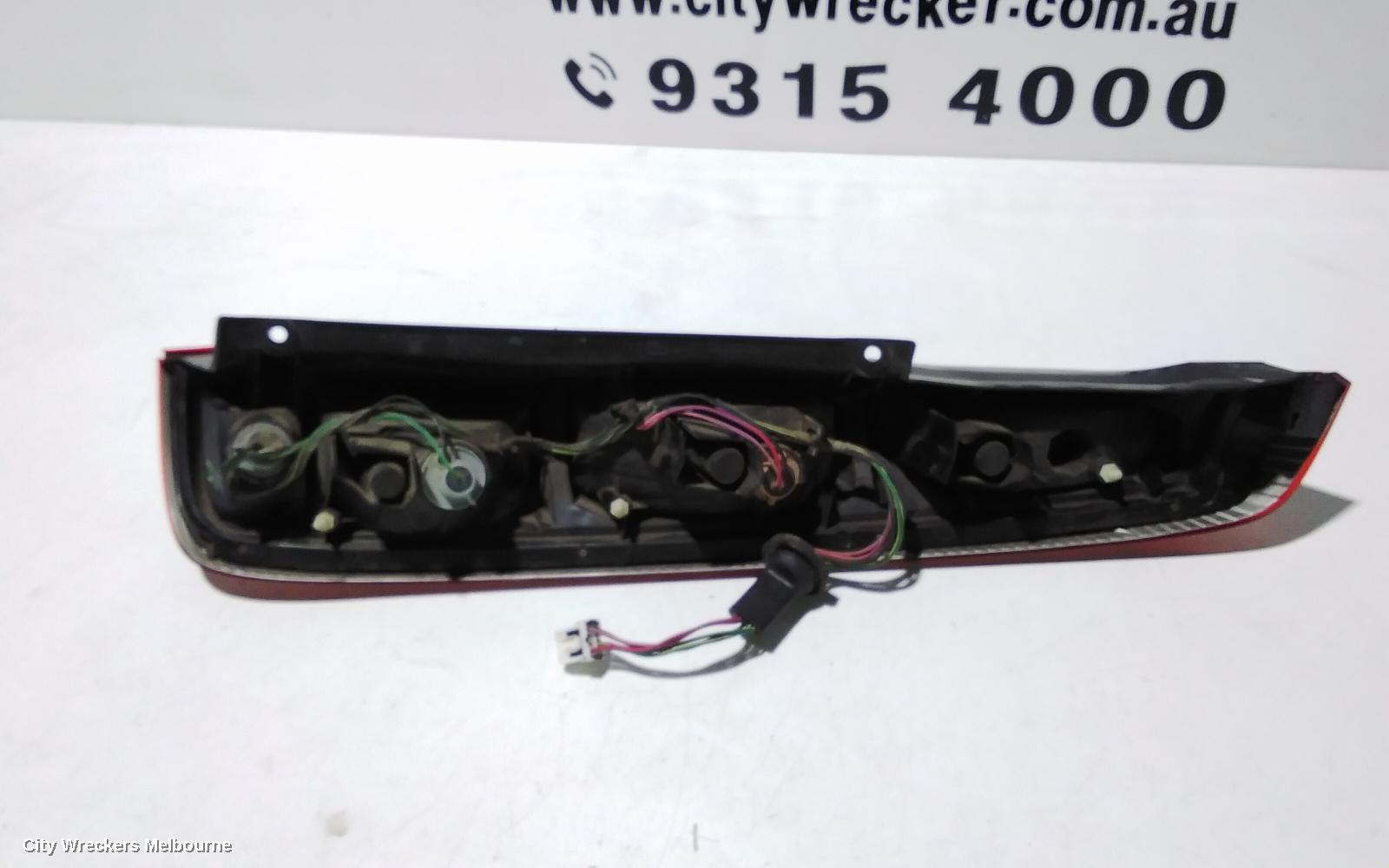 HONDA CRV LEFT TAILLIGHT, RD7, IN BODY, 12/2001 - 10/2004