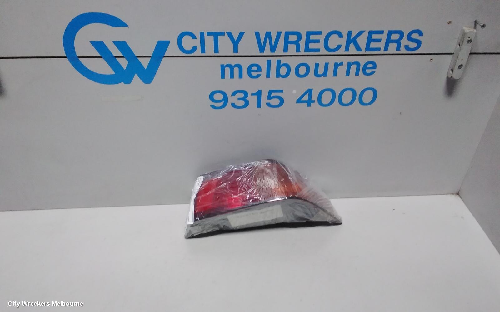TOYOTA CAMRY RIGHT TAILLIGHT, SK20, SEDAN, 08/1997 - 09/2000