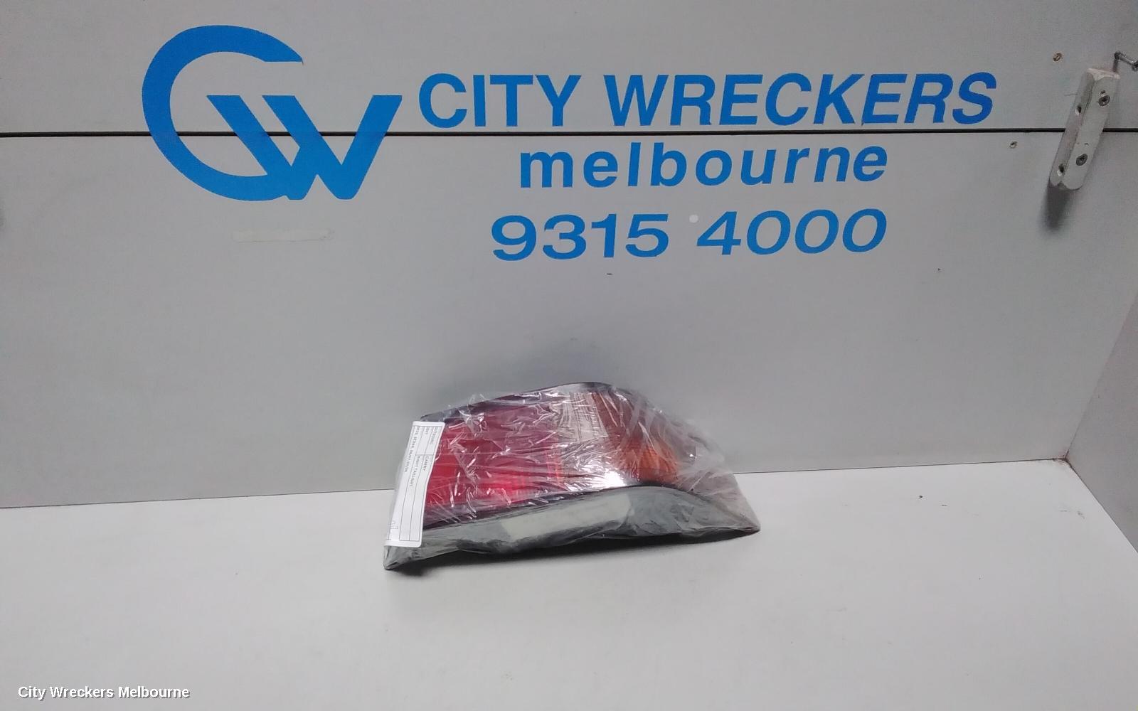 TOYOTA CAMRY RIGHT TAILLIGHT, SK20, SEDAN, 08/1997 - 09/2000