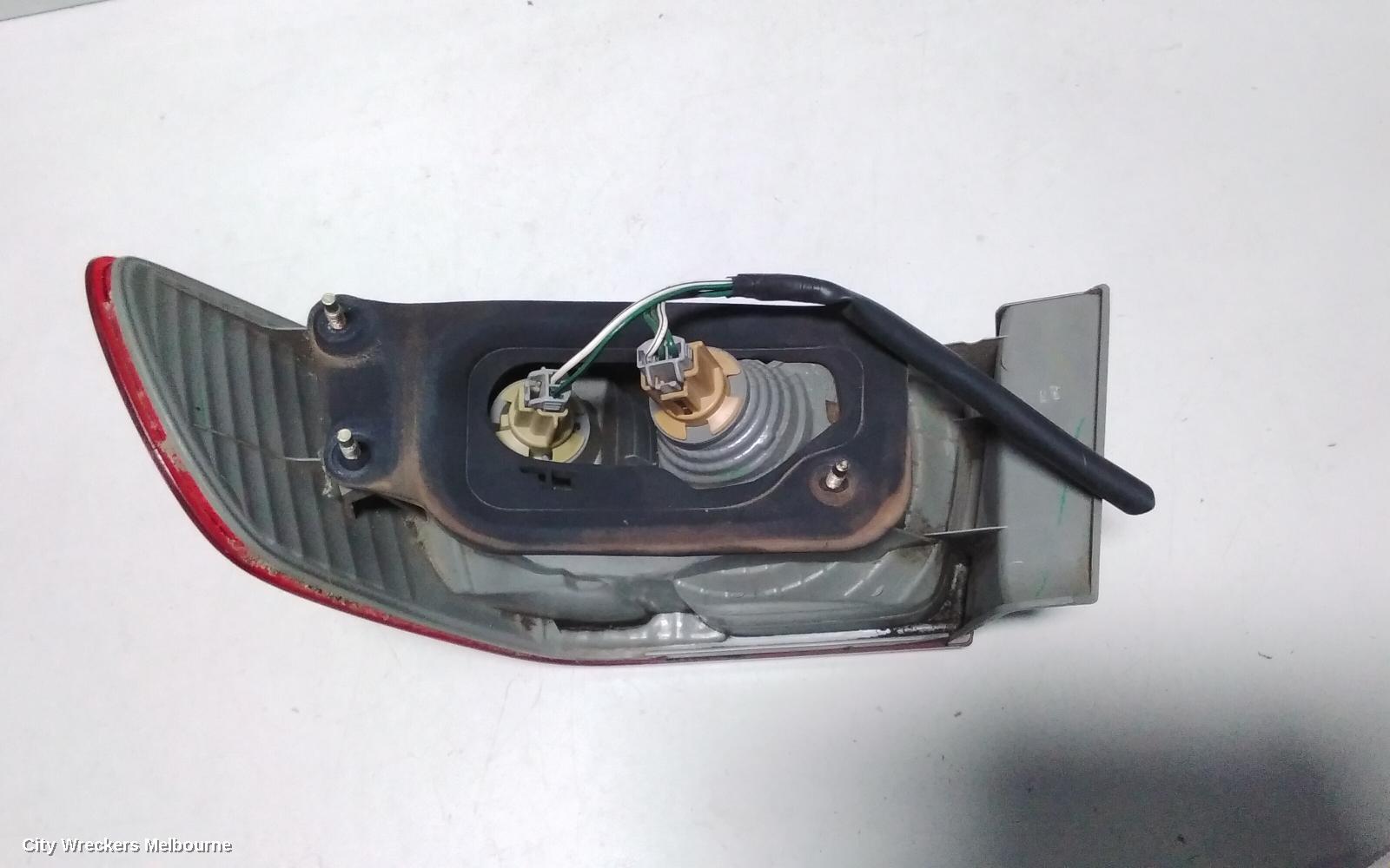 TOYOTA CAMRY LEFT TAILLIGHT, SK20, SEDAN, 10/2000 - 08/2002