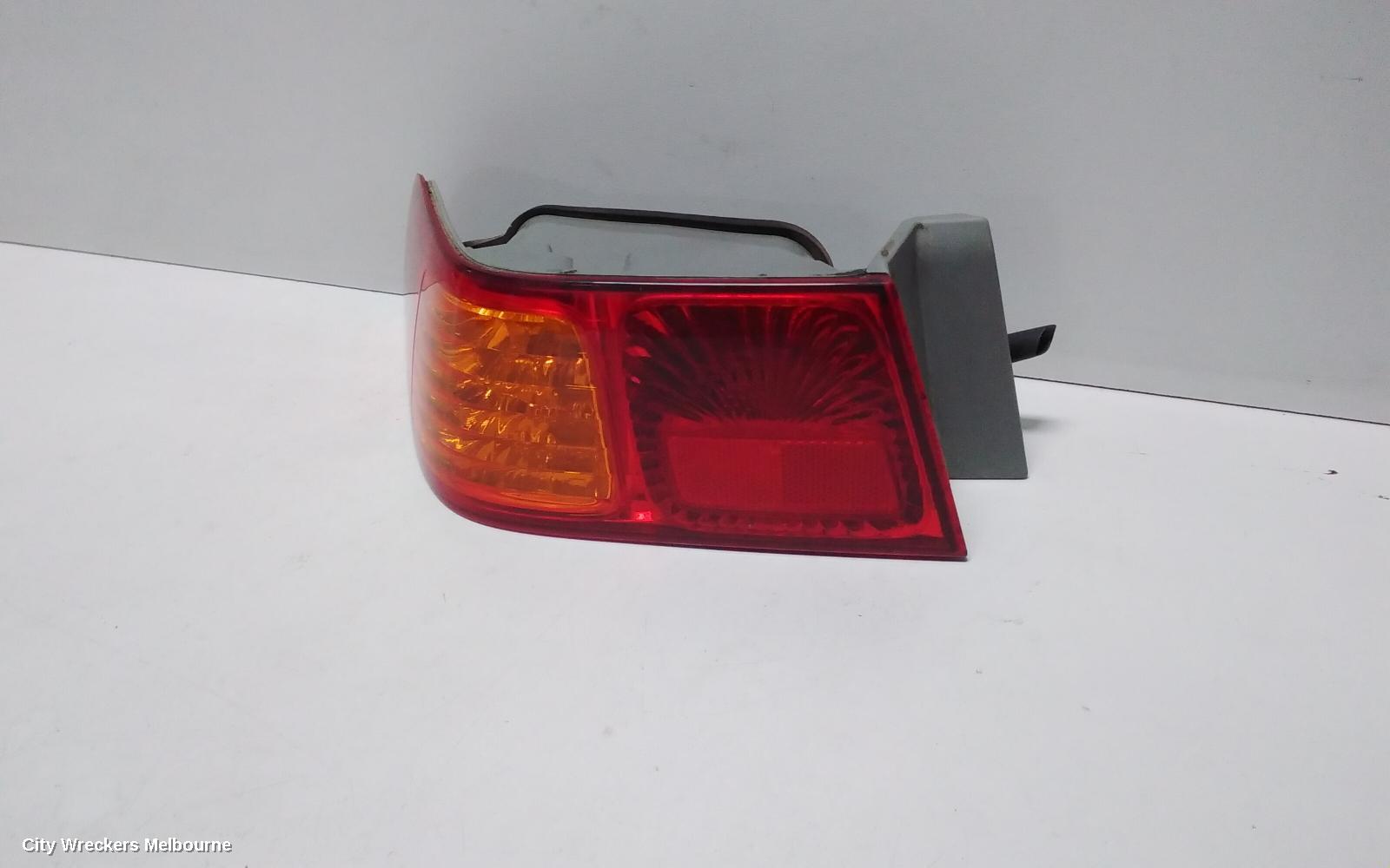 TOYOTA CAMRY LEFT TAILLIGHT, SK20, SEDAN, 10/2000 - 08/2002