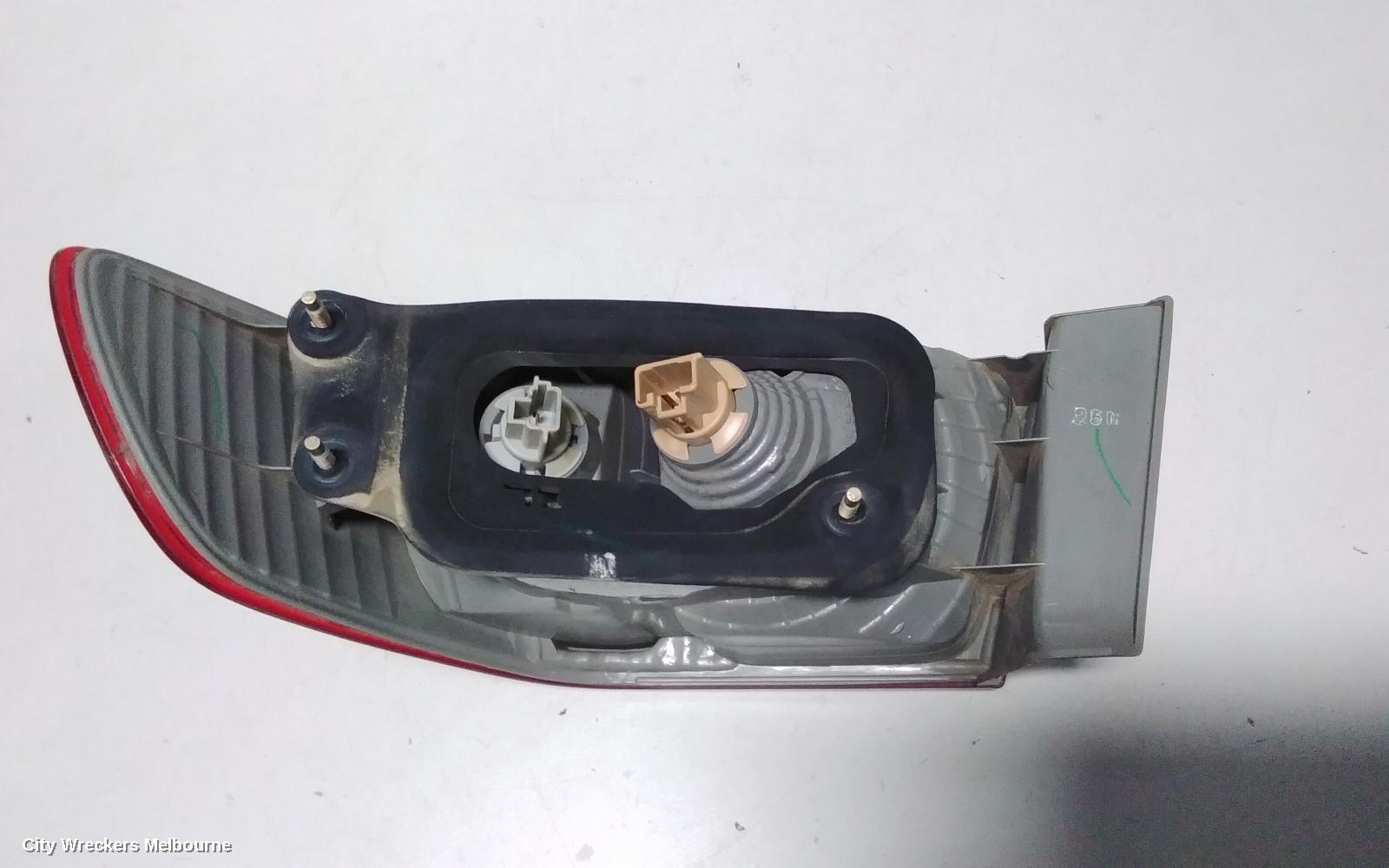 TOYOTA CAMRY LEFT TAILLIGHT, SK20, SEDAN, 10/2000 - 08/2002