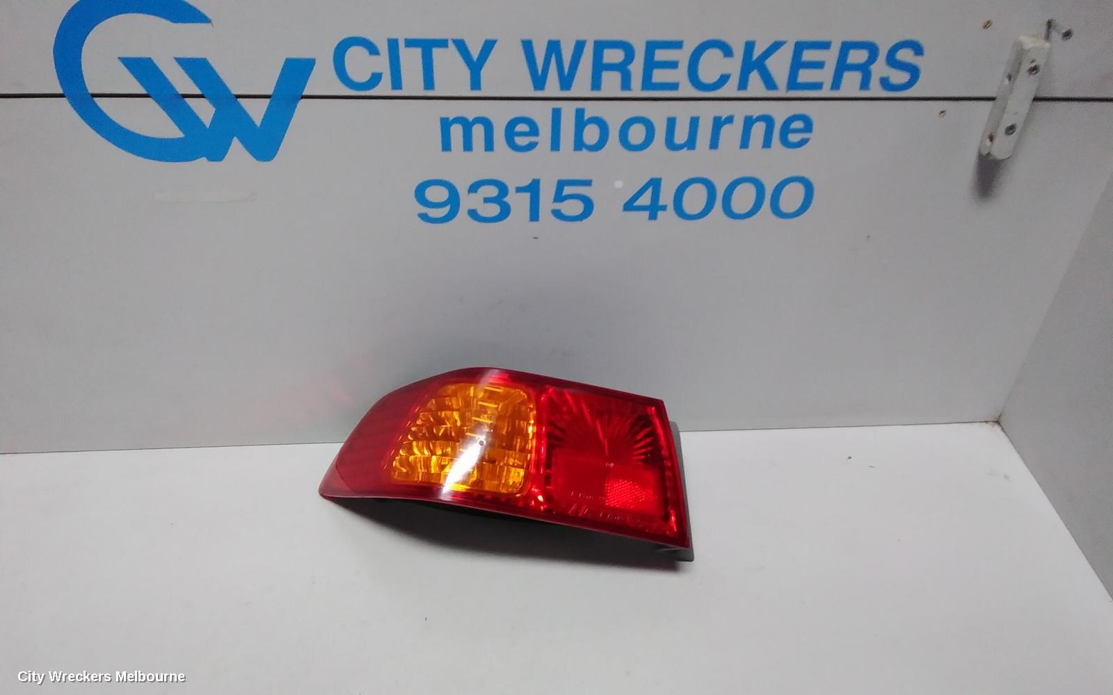 TOYOTA CAMRY LEFT TAILLIGHT, SK20, SEDAN, 10/2000 - 08/2002