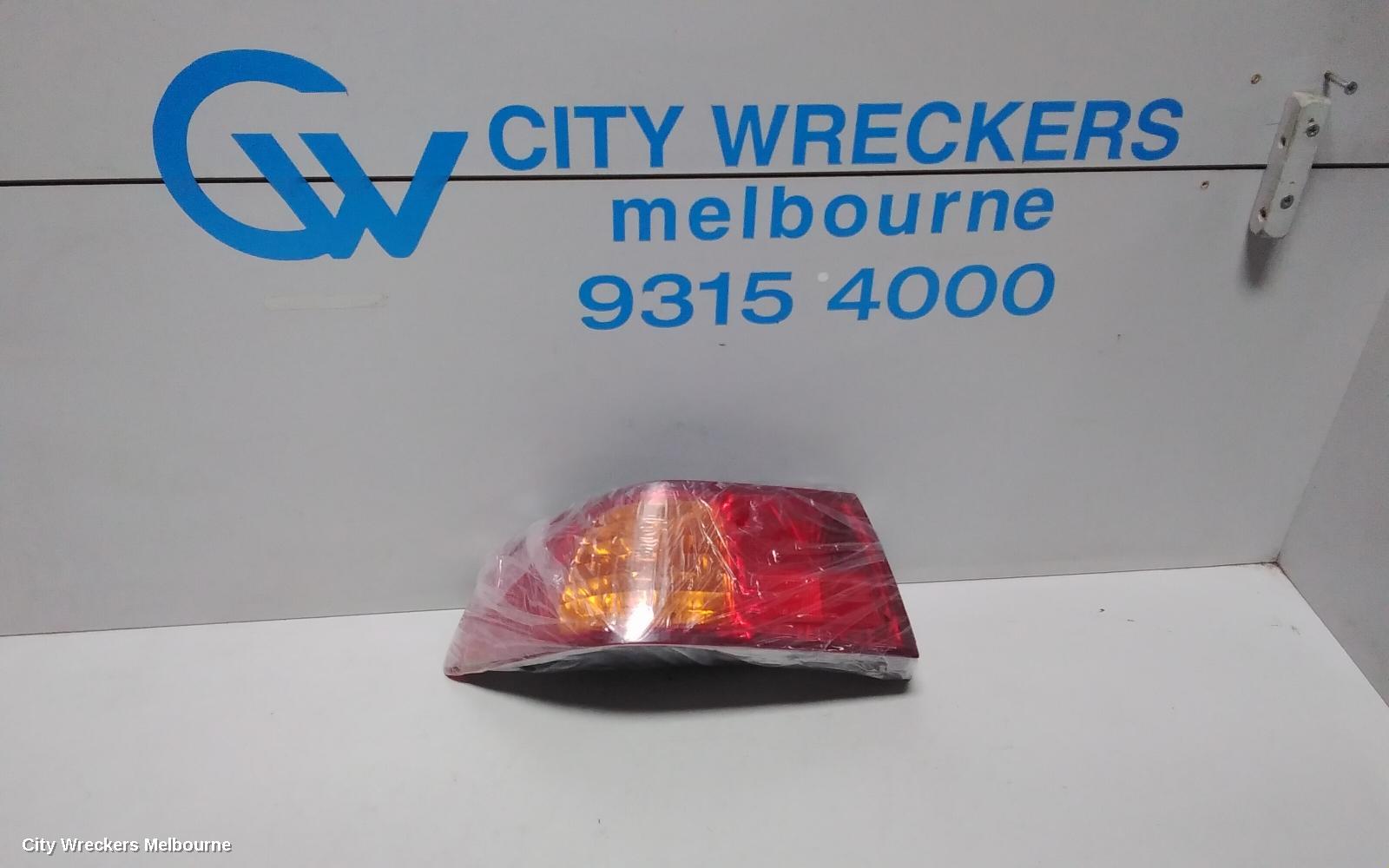 TOYOTA CAMRY LEFT TAILLIGHT, SK20, SEDAN, 10/2000 - 08/2002