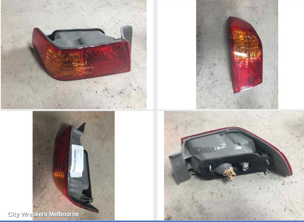 TOYOTA CAMRY LEFT TAILLIGHT, SK20, SEDAN, 10/2000 - 08/2002