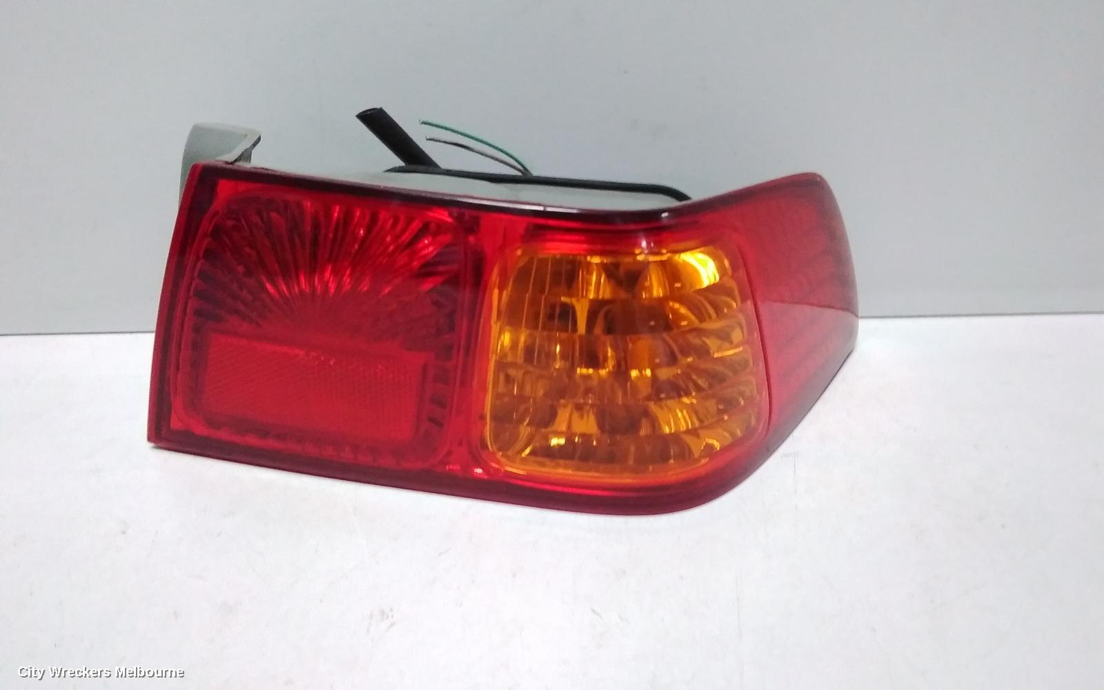 TOYOTA CAMRY RIGHT TAILLIGHT, SK20, SEDAN, 10/2000 - 08/2002