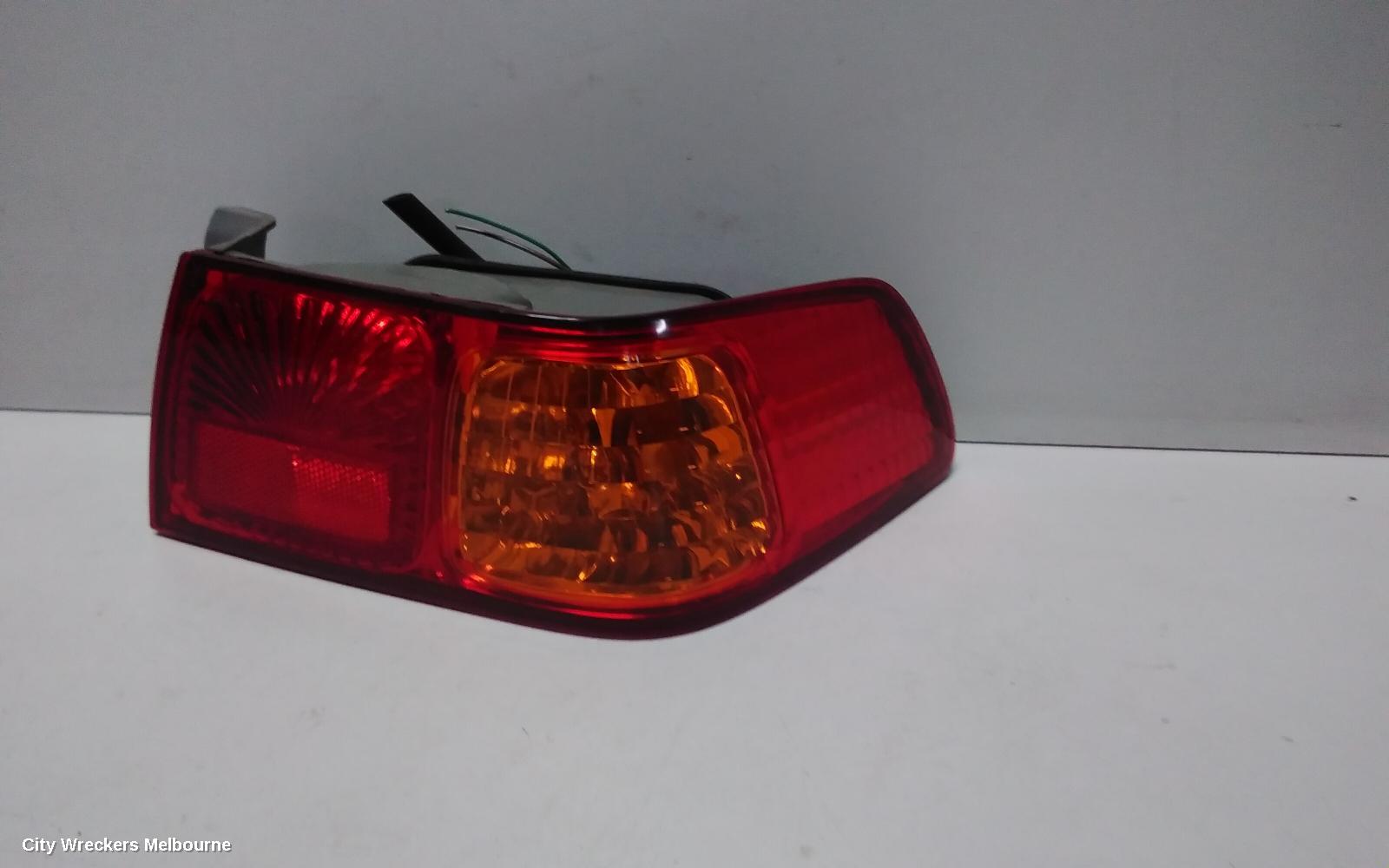TOYOTA CAMRY RIGHT TAILLIGHT, SK20, SEDAN, 10/2000 - 08/2002
