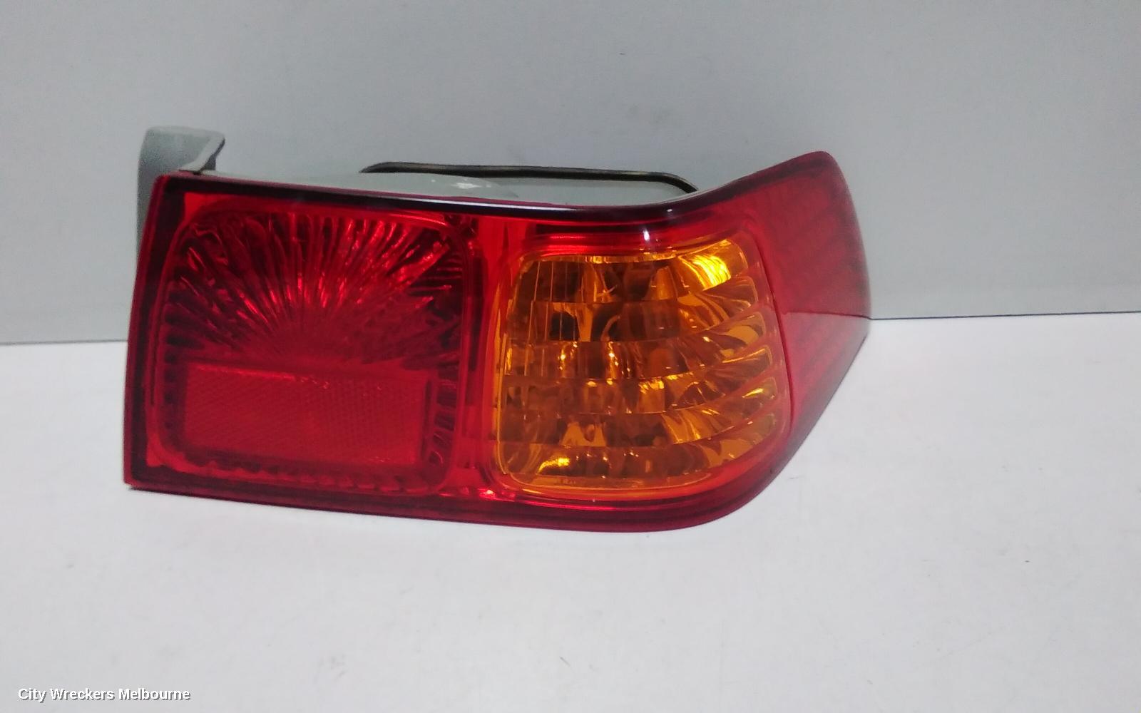 TOYOTA CAMRY RIGHT TAILLIGHT, SK20, SEDAN, 10/2000 - 08/2002