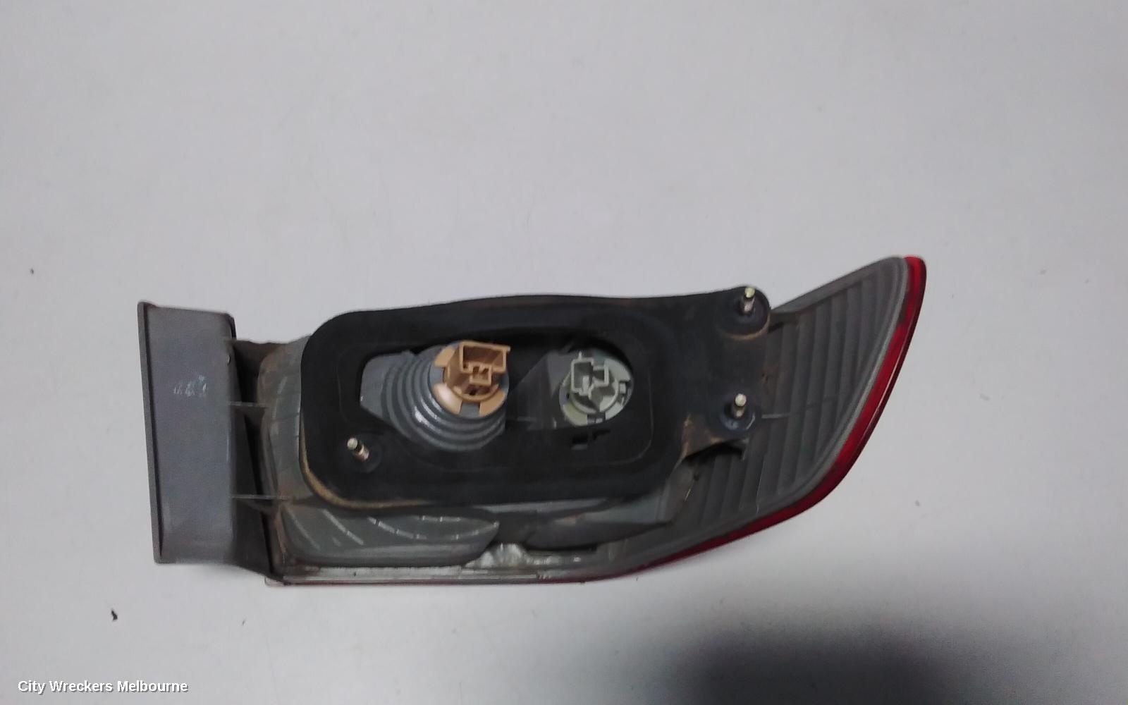 TOYOTA CAMRY RIGHT TAILLIGHT, SK20, SEDAN, 10/2000 - 08/2002