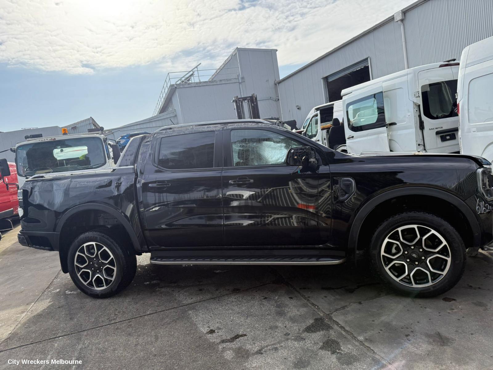FORD RANGER DOOR HANDLE, RA, LH FRONT, OUTER, COLOUR CODED, NON KEYLESS ENTRY TYPE, 05/2022 ONWARDS